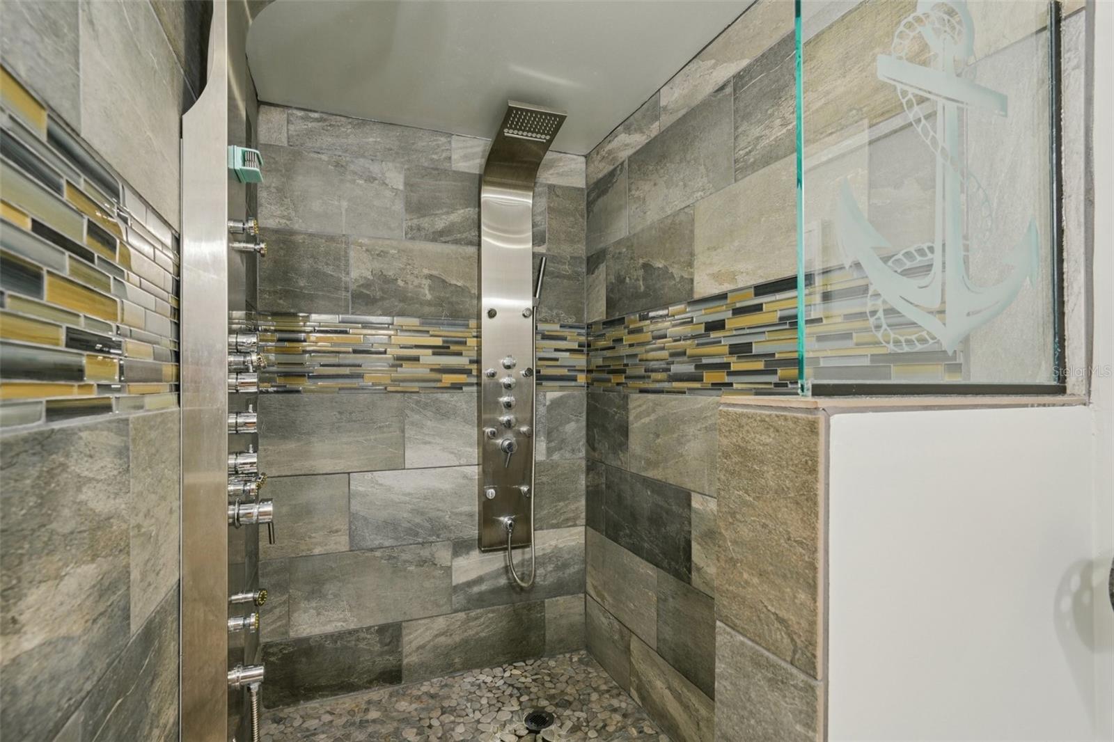 HUDSON BEACH ESTATES - Residential
