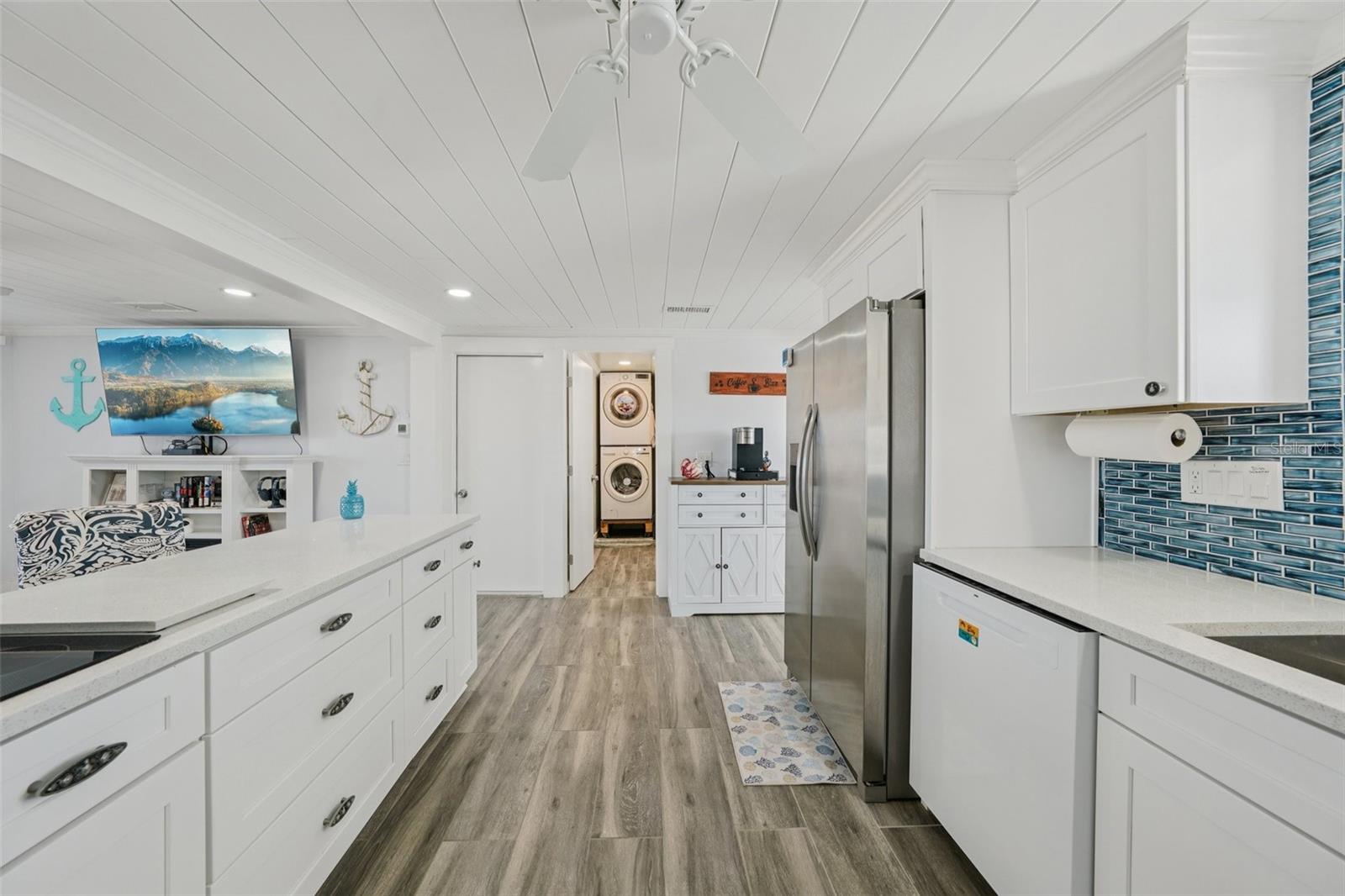 HUDSON BEACH ESTATES - Residential