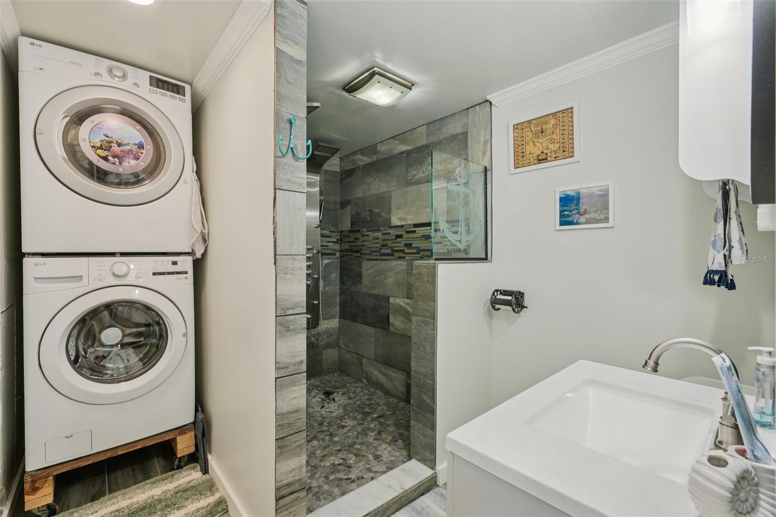 HUDSON BEACH ESTATES - Residential