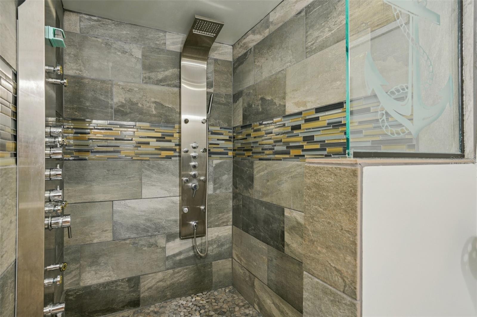 HUDSON BEACH ESTATES - Residential