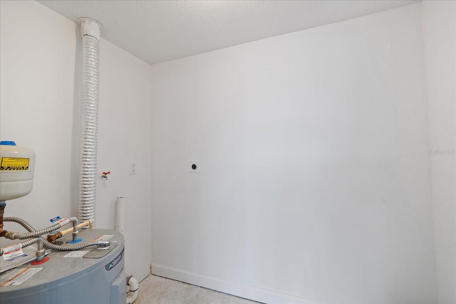 SPANISH MAIN YACHT CLUB CONDO - Residential Lease