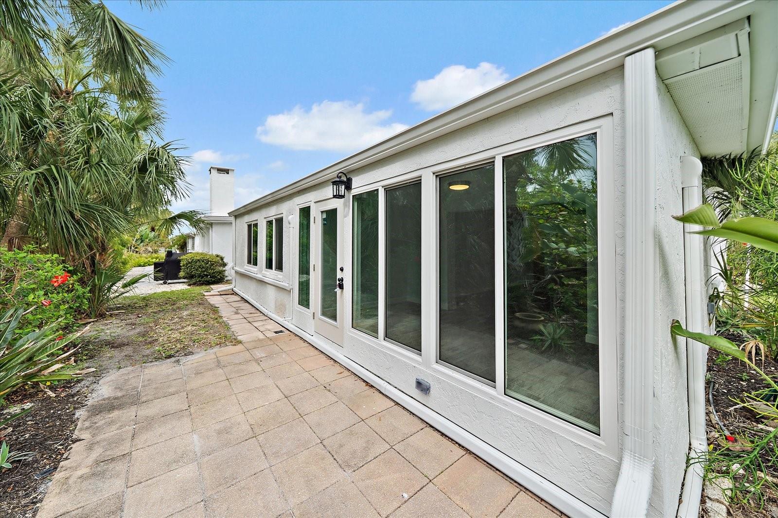 SPANISH MAIN YACHT CLUB CONDO - Residential Lease