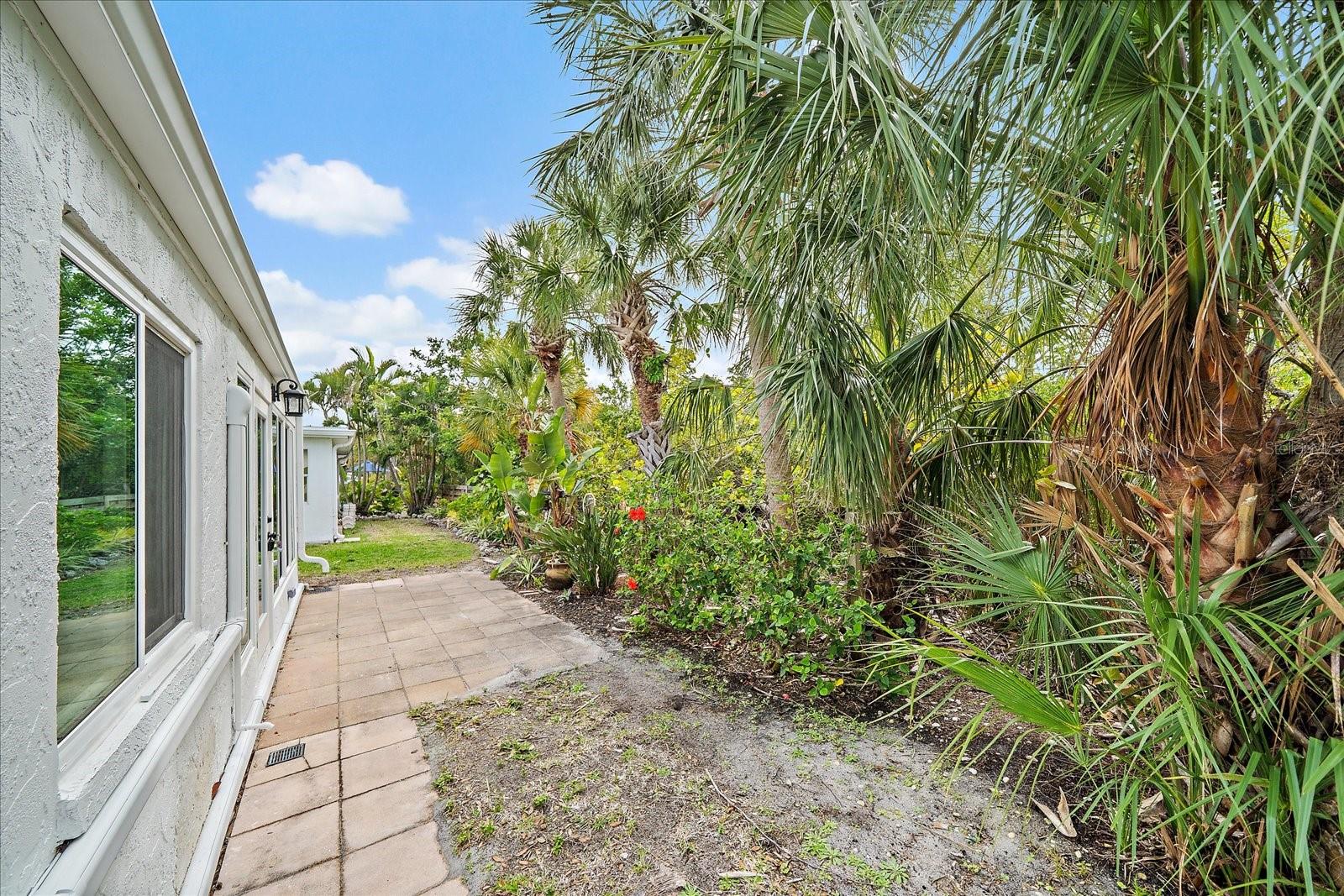 SPANISH MAIN YACHT CLUB CONDO - Residential Lease