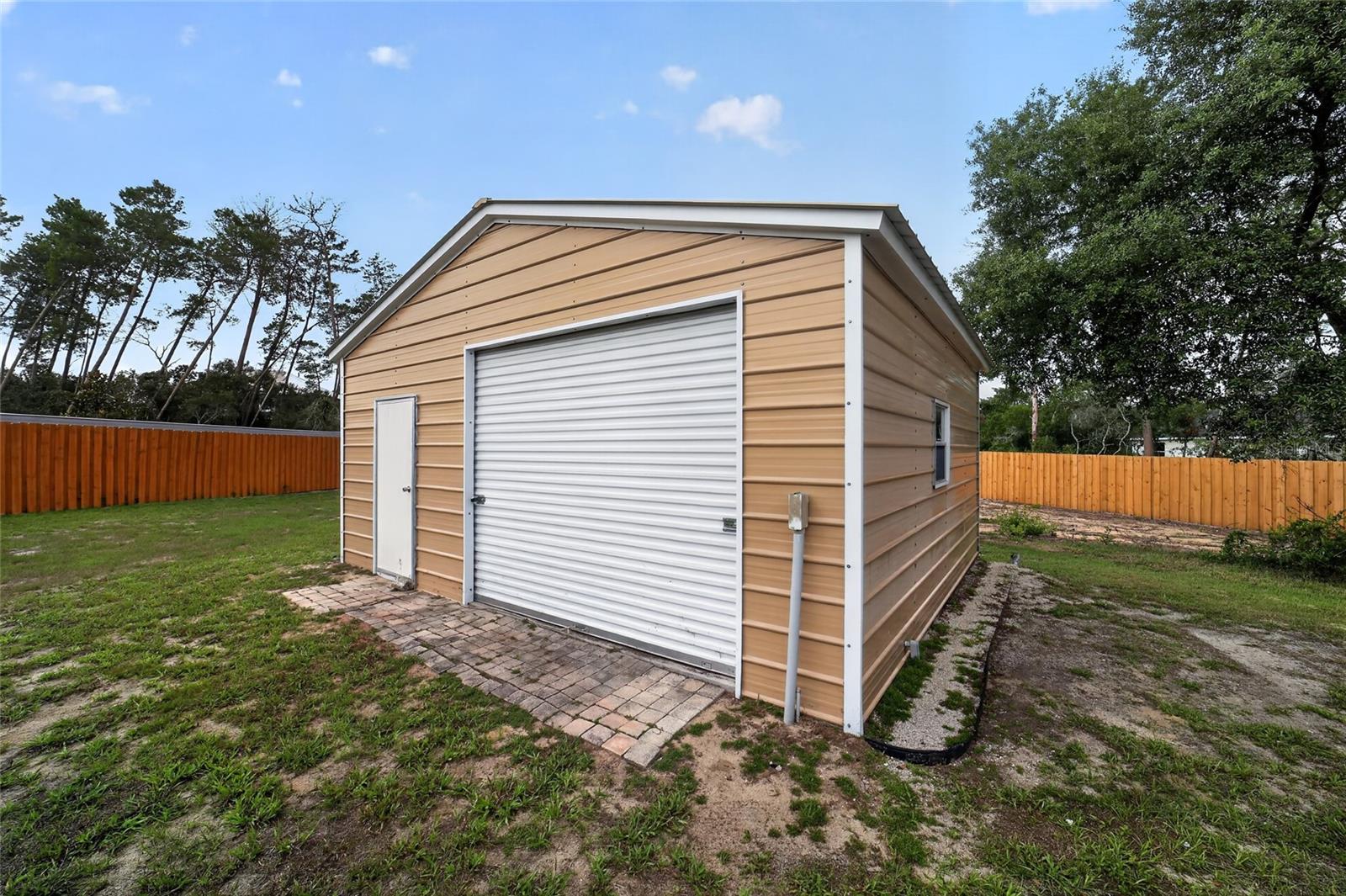 OCALA WATERWAY ESTATE - Residential Lease