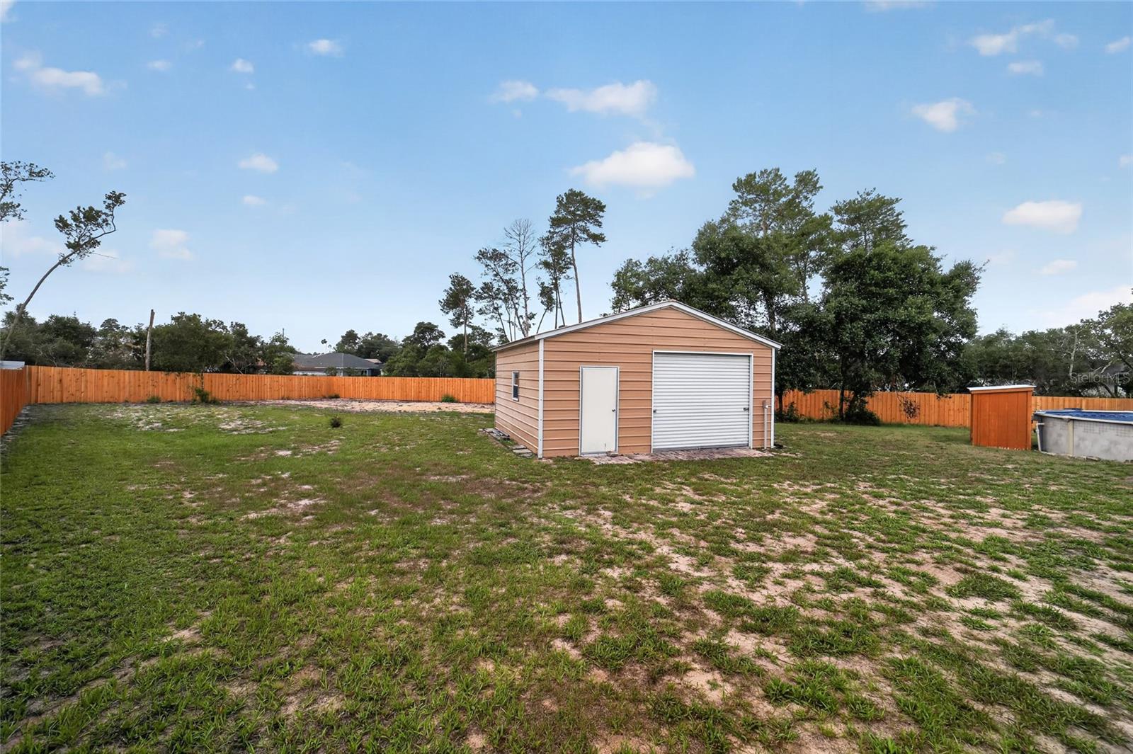 OCALA WATERWAY ESTATE - Residential Lease