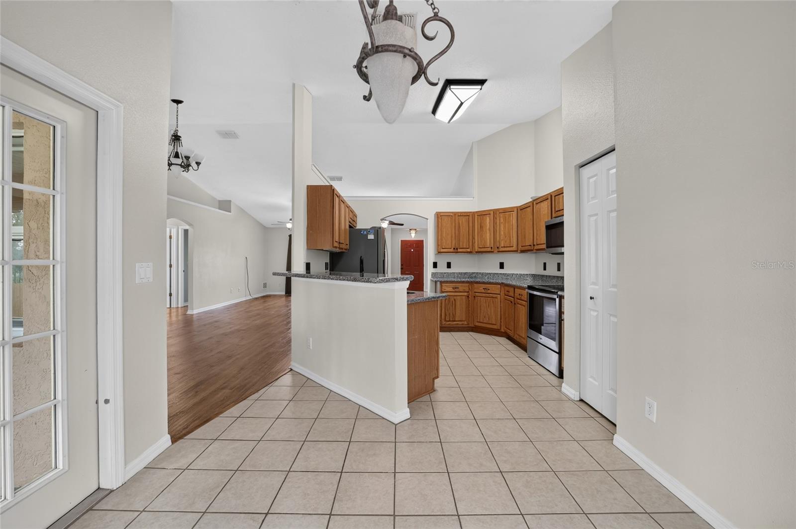 OCALA WATERWAY ESTATE - Residential Lease