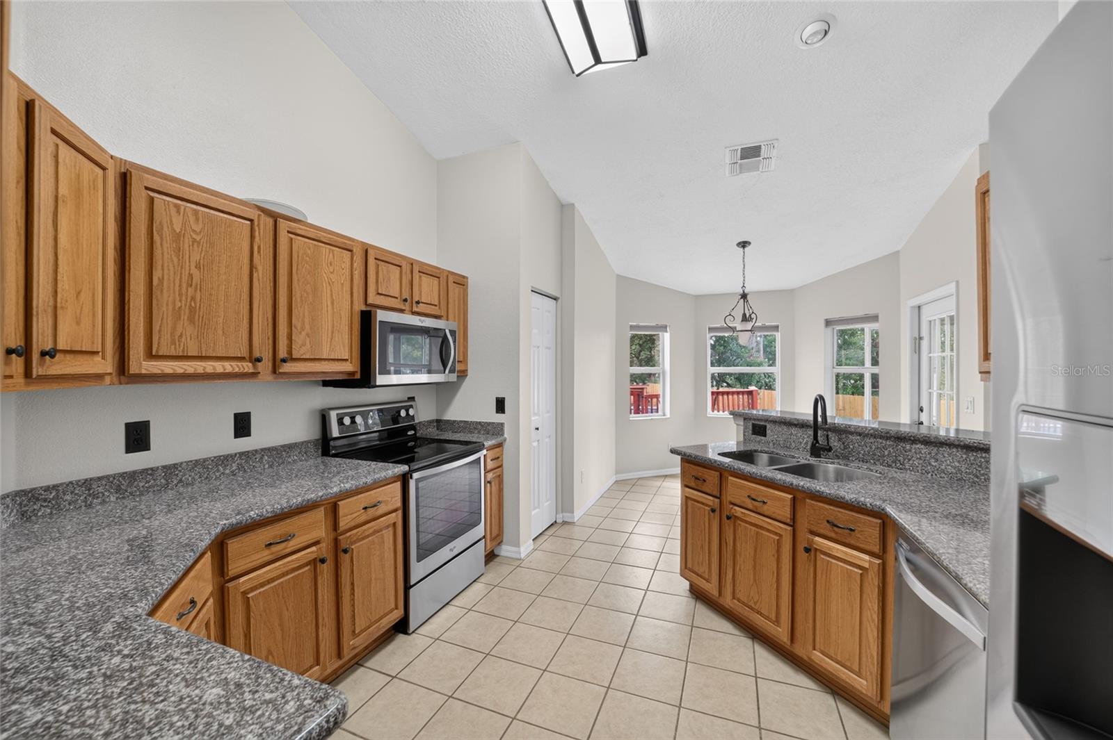 OCALA WATERWAY ESTATE - Residential Lease