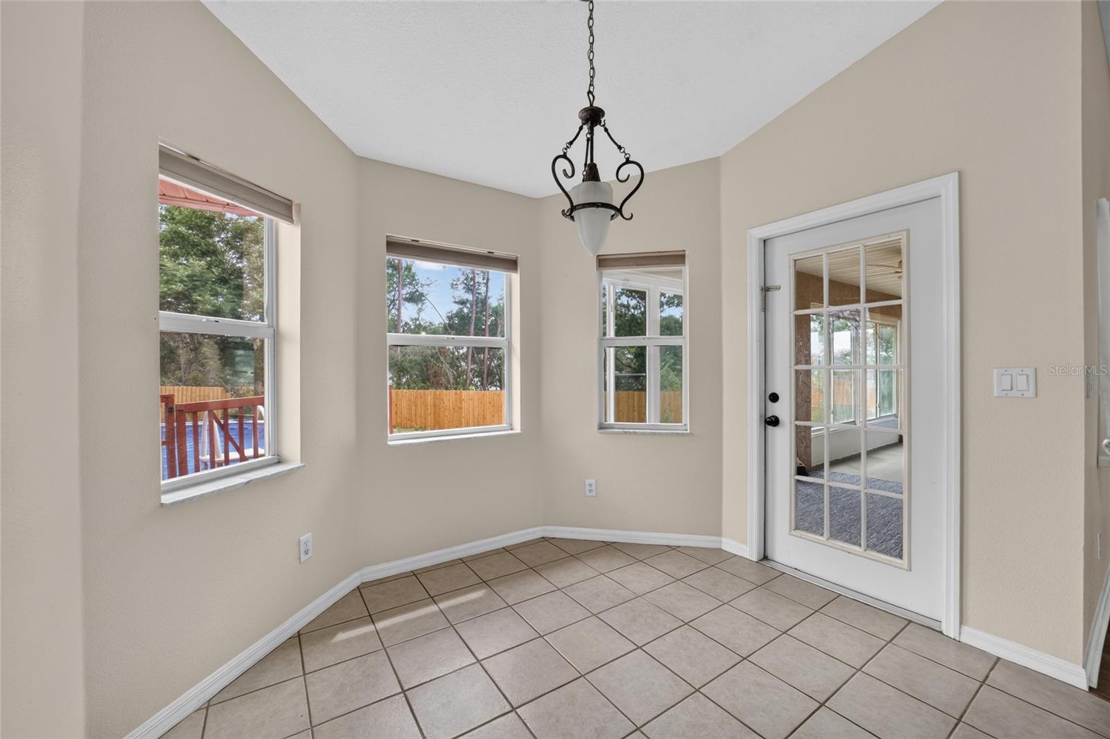 OCALA WATERWAY ESTATE - Residential Lease
