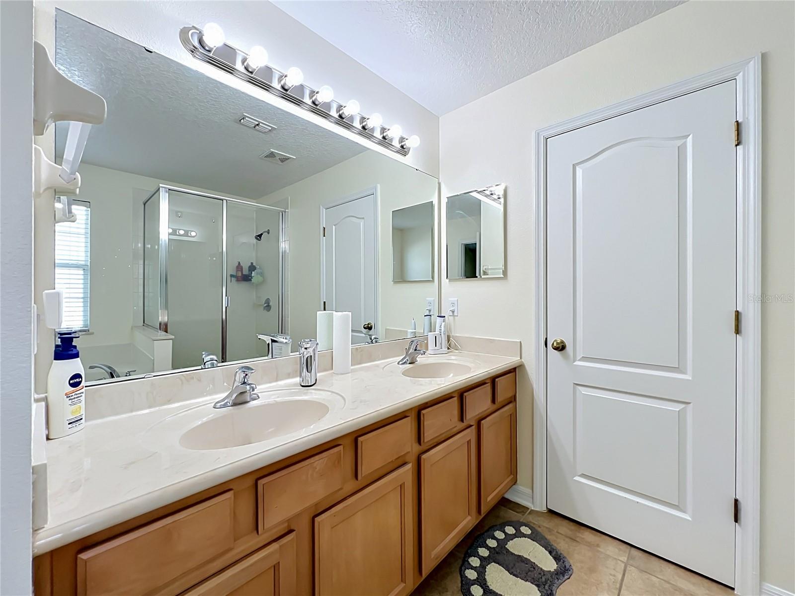 PROVENANCE - Residential Lease