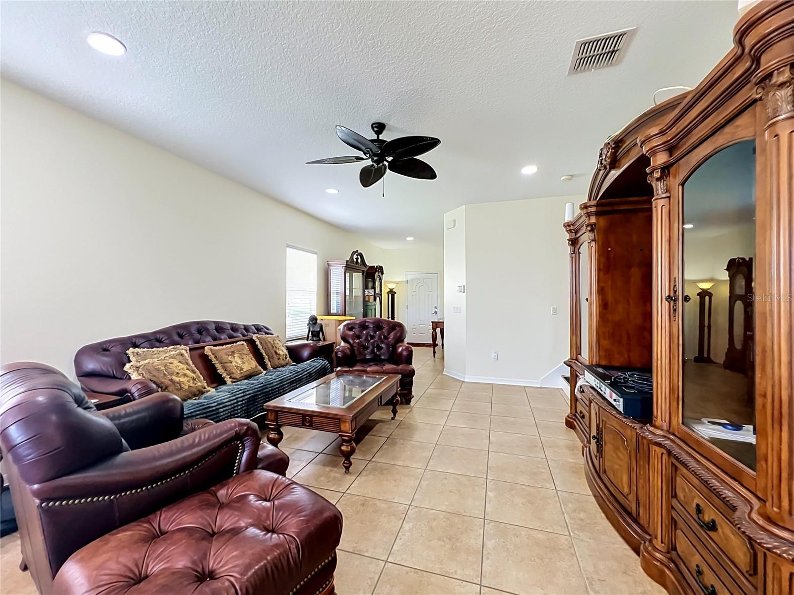 PROVENANCE - Residential Lease