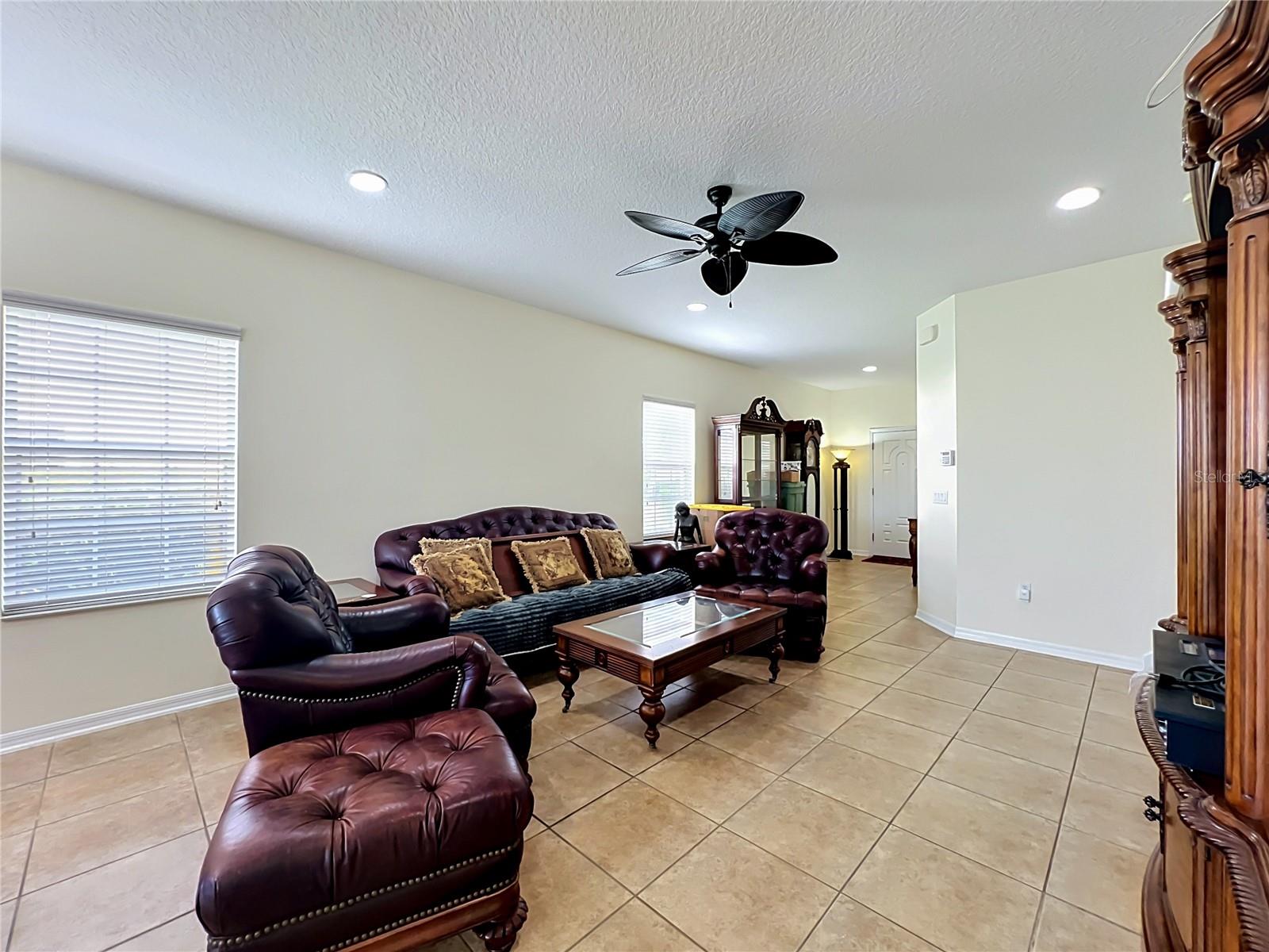 PROVENANCE - Residential Lease