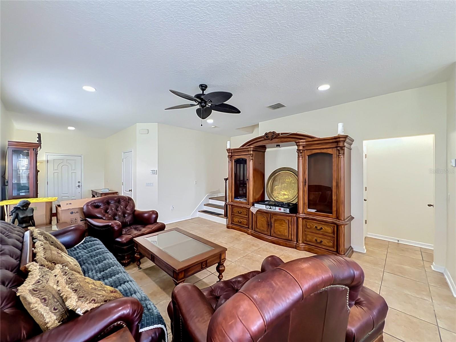 PROVENANCE - Residential Lease