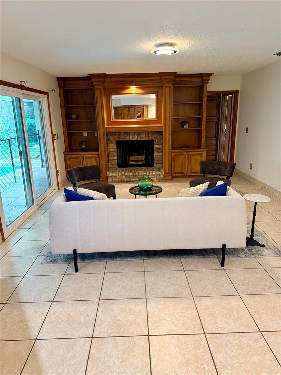 WILLOW RUN - Residential