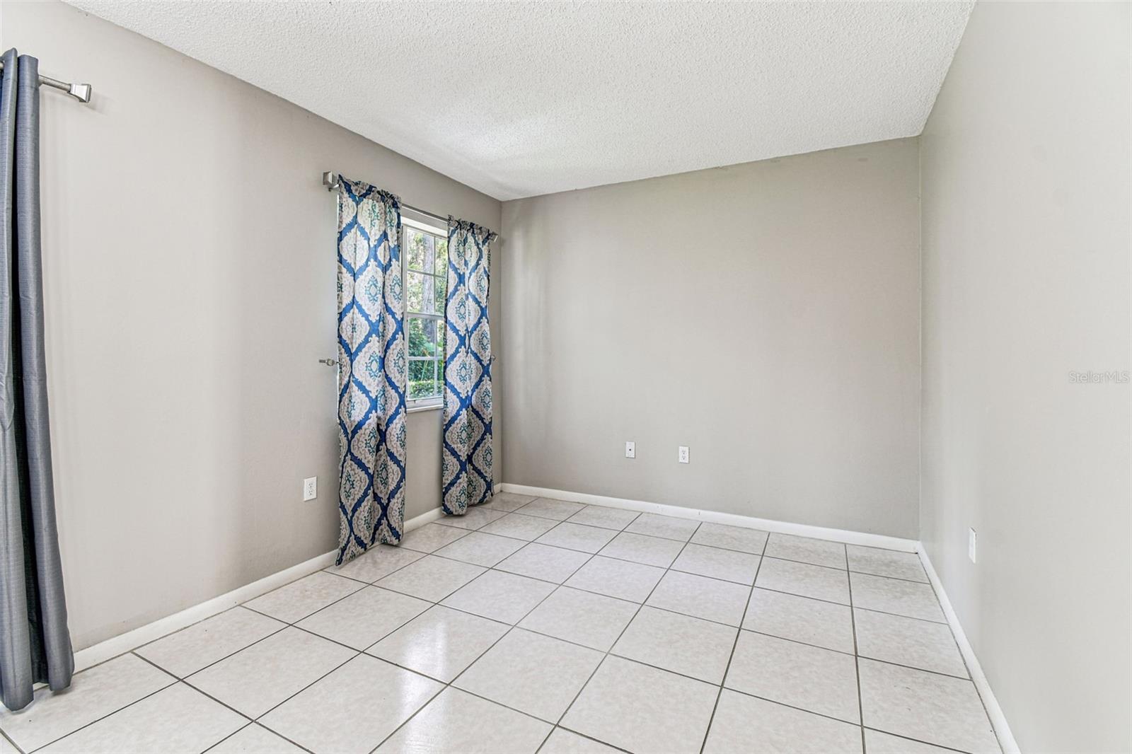 PINE GROVE CONDO AT BLOOMINGDALE - Residential