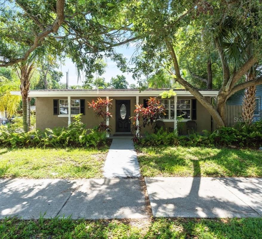 ROUSLYNN - Residential