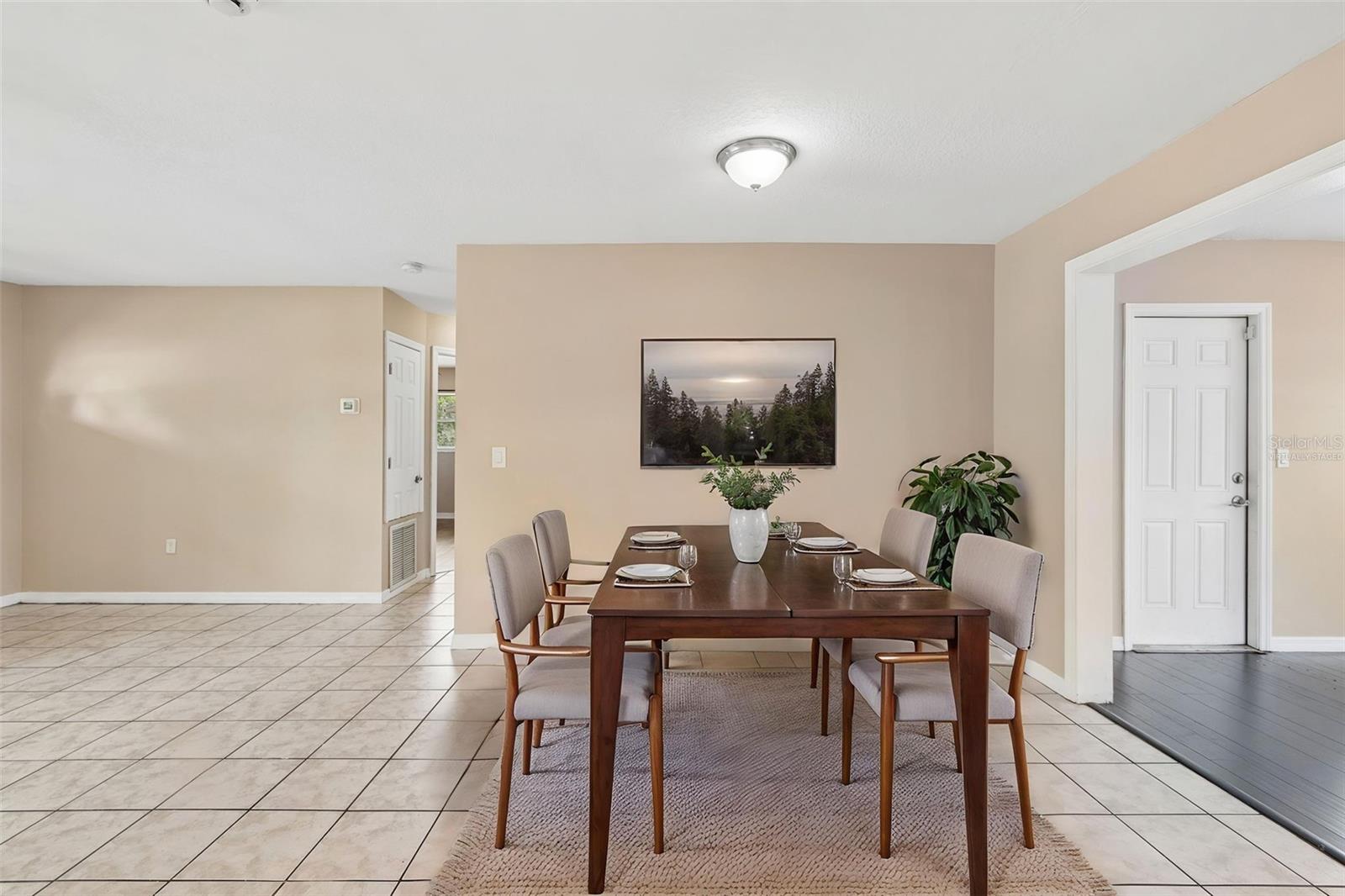 DE SOTO LAKES - Residential