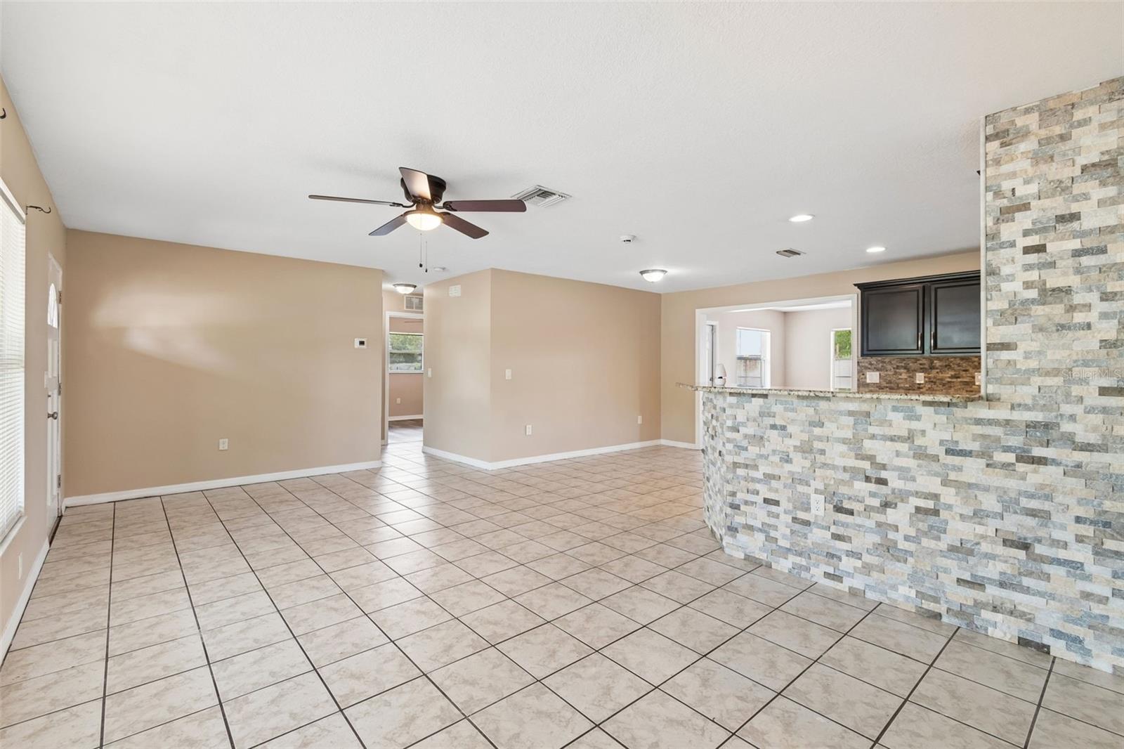 DE SOTO LAKES - Residential