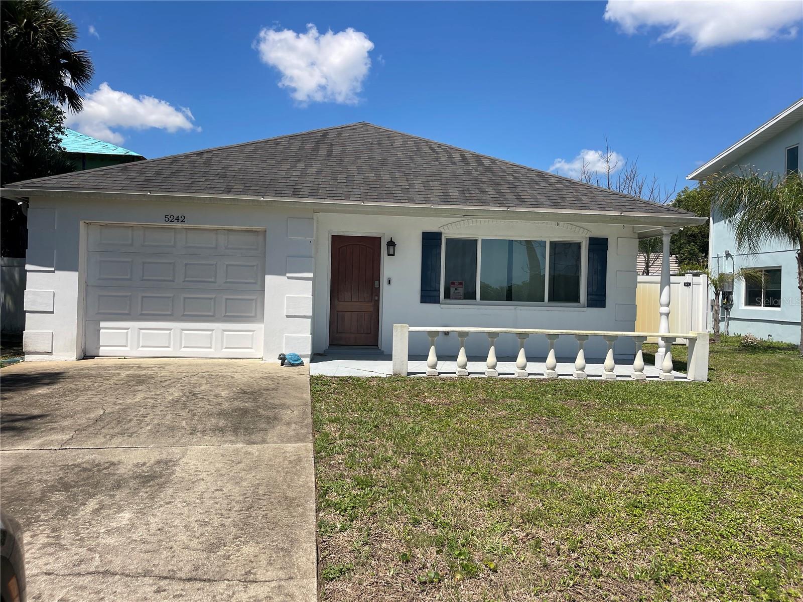 Enjoy comfortable Florida living in this well-maintained home on desirable Riverside Drive in Port Orange. Conveniently located near shopping, dining, parks, schools, and the Intracoastal Waterway, this home offers a spacious layout, abundant natural light, and inviting living spaces perfect for everyday living. Relax and enjoy the outdoor space while being just minutes from the beach, boat ramps, and major roadways. Don’t miss this opportunity to lease a home in one of Port Orange’s most convenient locations.