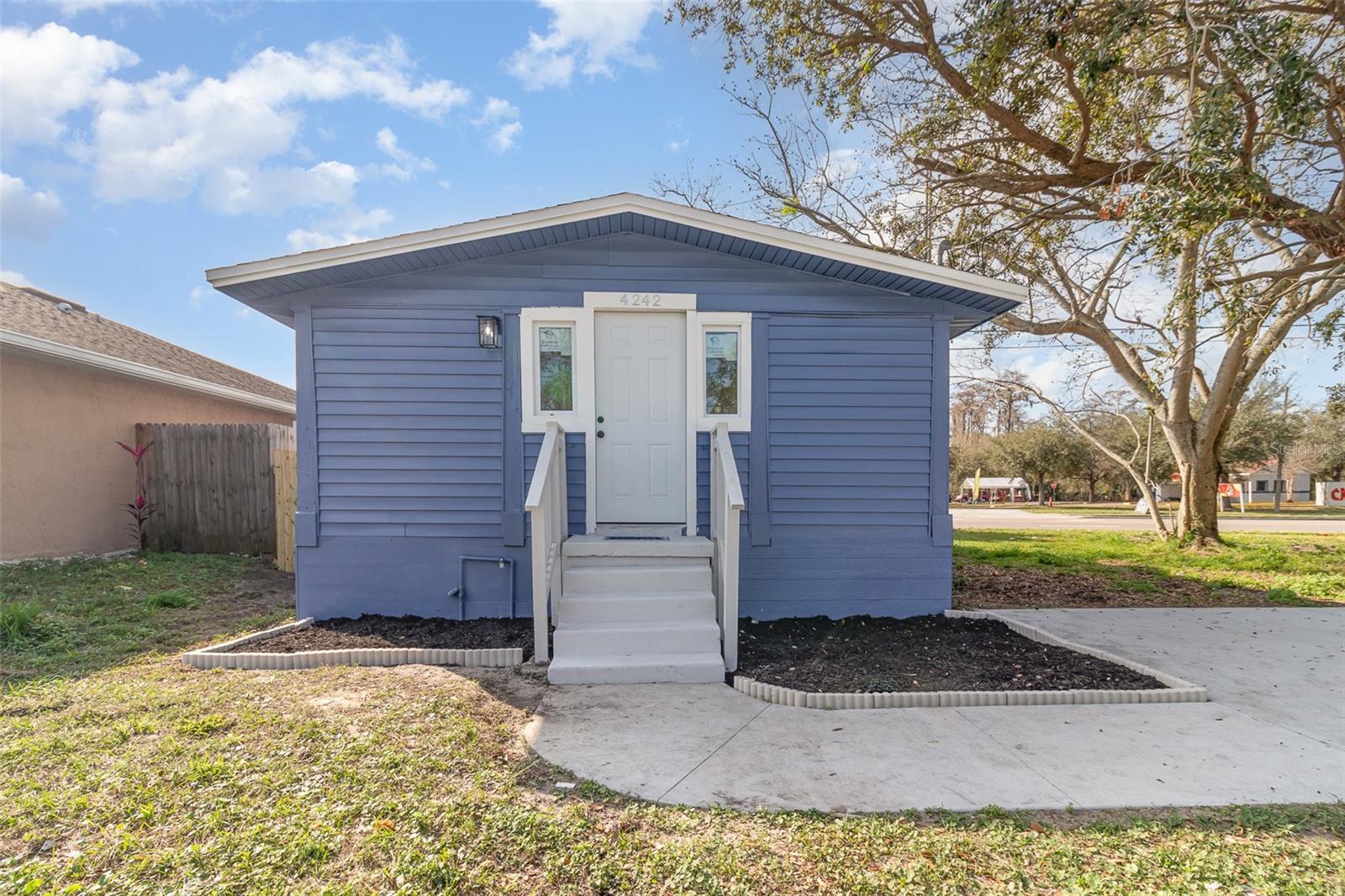 LAKE MANN SHORES - Residential