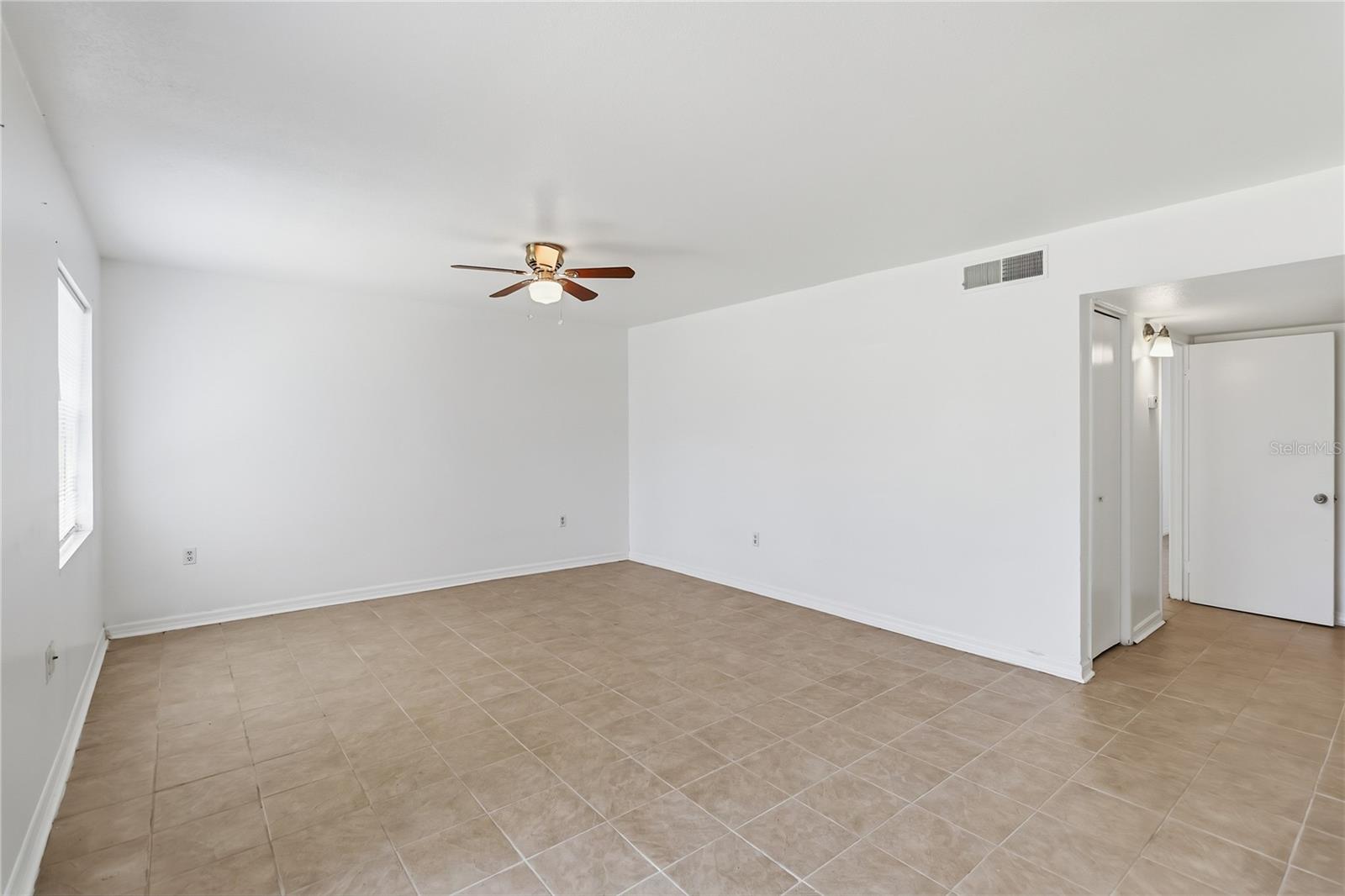 WINDMILL POINT CONDO - Residential Lease