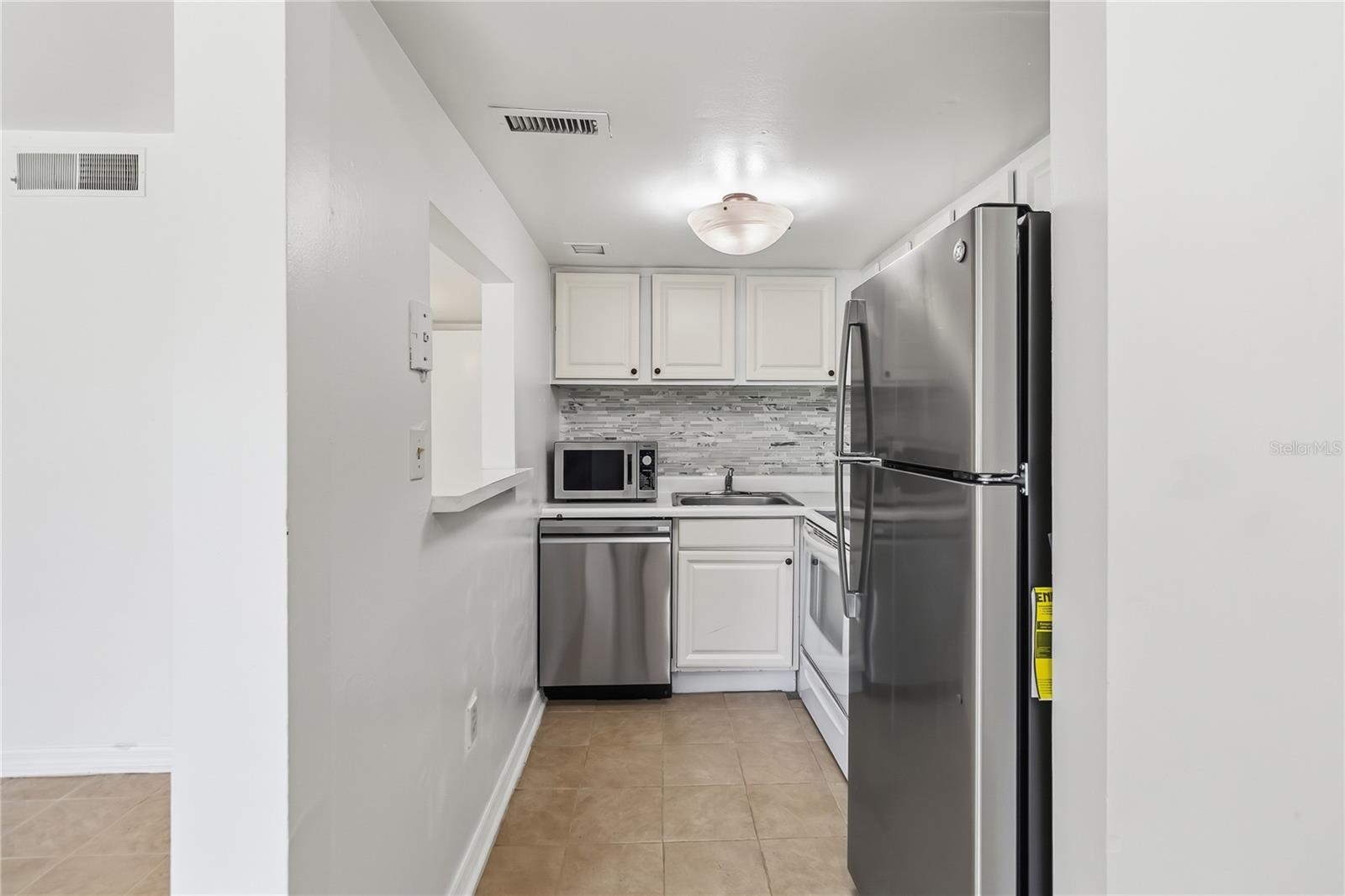 WINDMILL POINT CONDO - Residential Lease