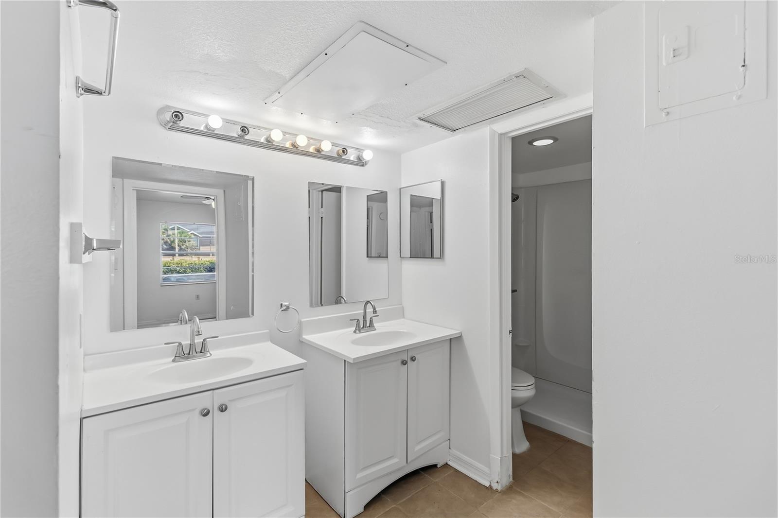 WINDMILL POINT CONDO - Residential Lease