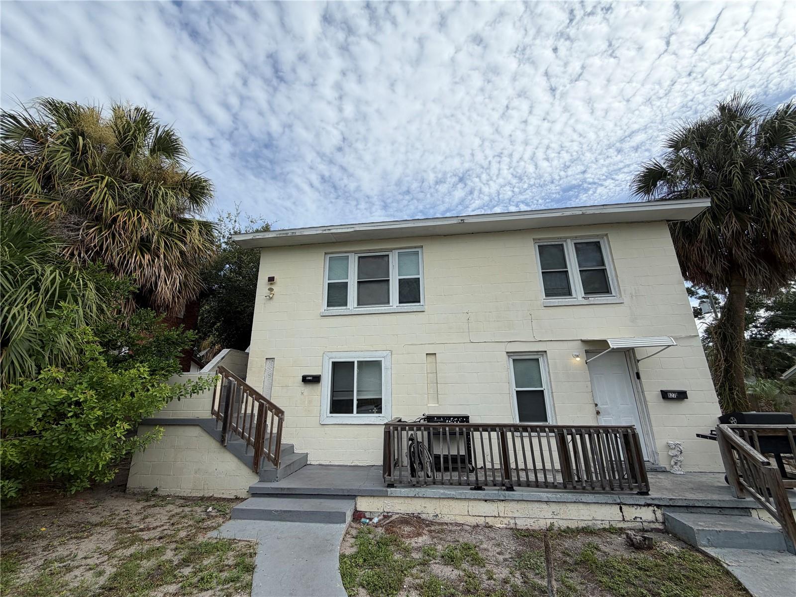 DISTRICT FLA CORP SUB 1 - Residential Lease