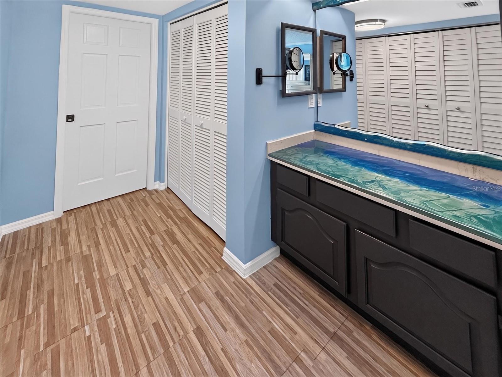 WESTCHESTER LAKE CONDO - Residential
