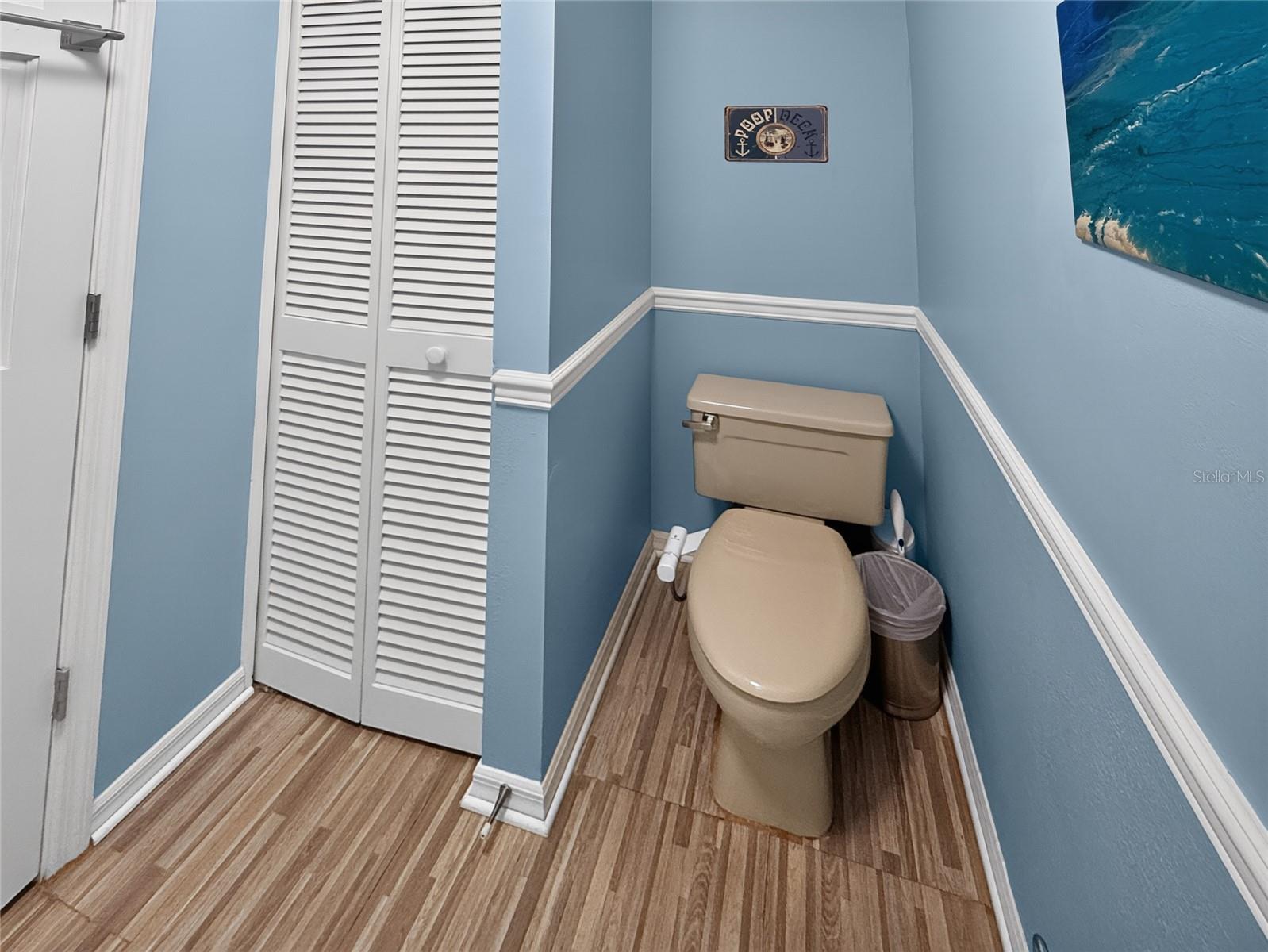 WESTCHESTER LAKE CONDO - Residential