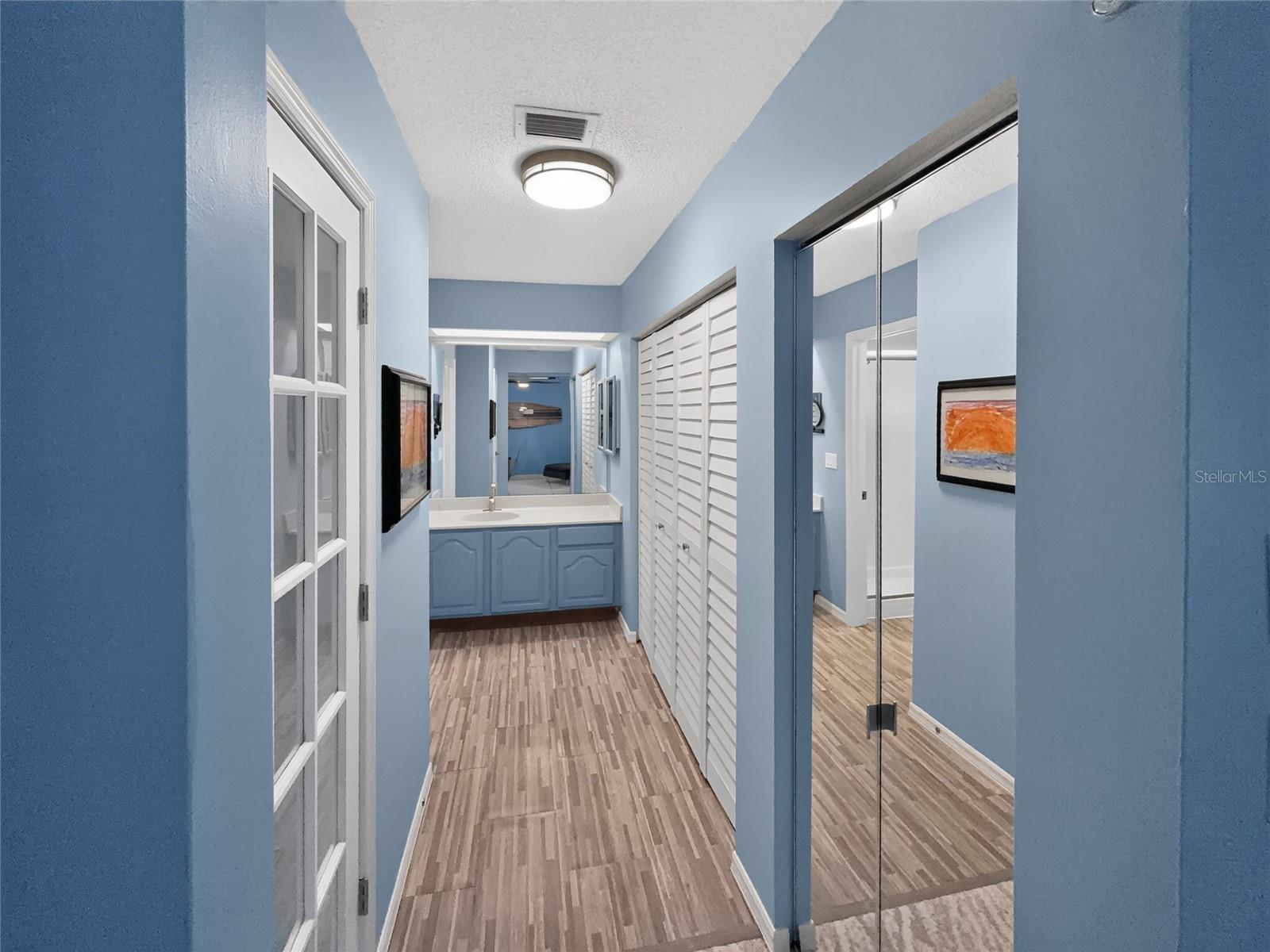 WESTCHESTER LAKE CONDO - Residential