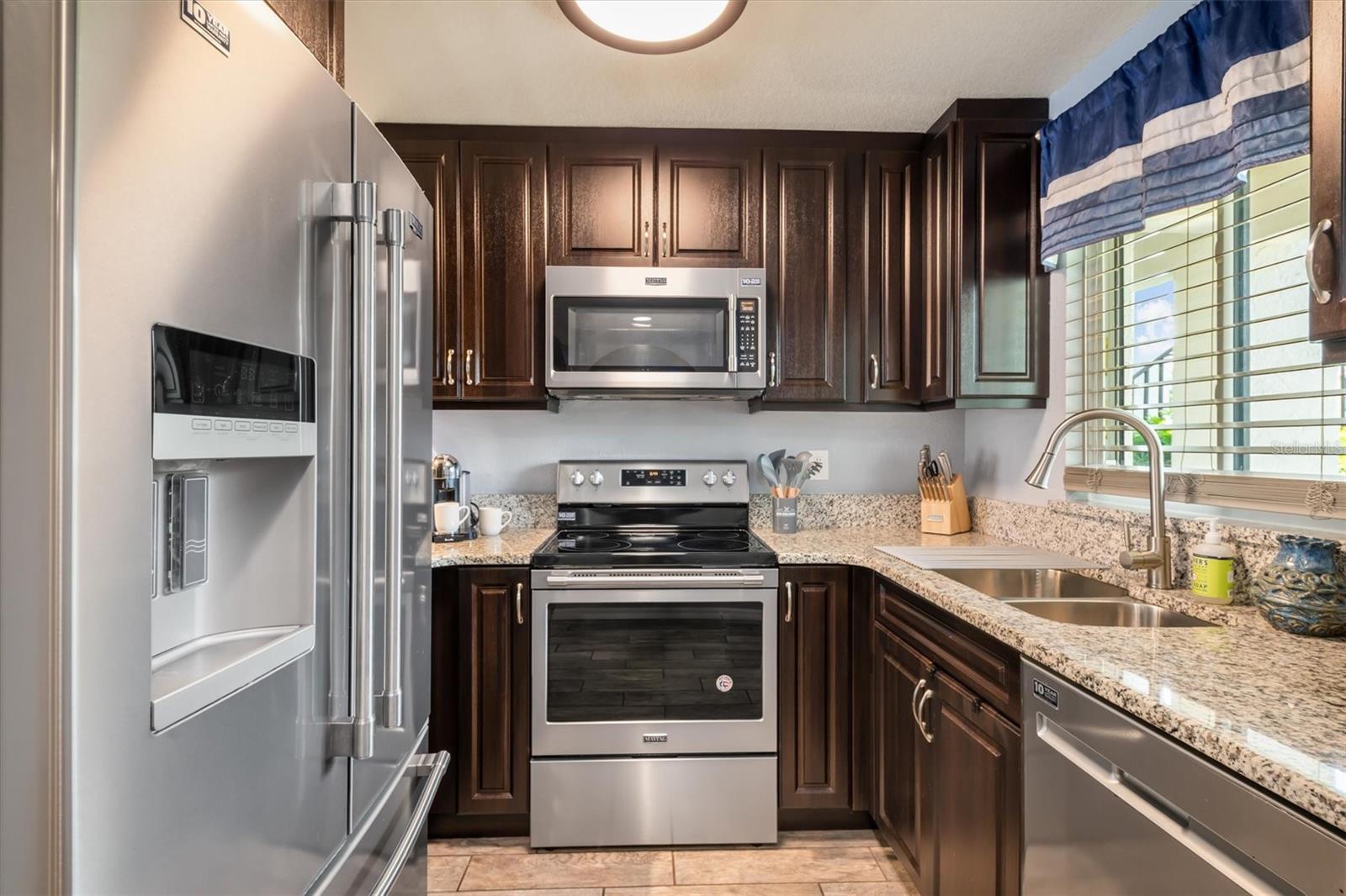 LYME TERRACE PH 03 - Residential