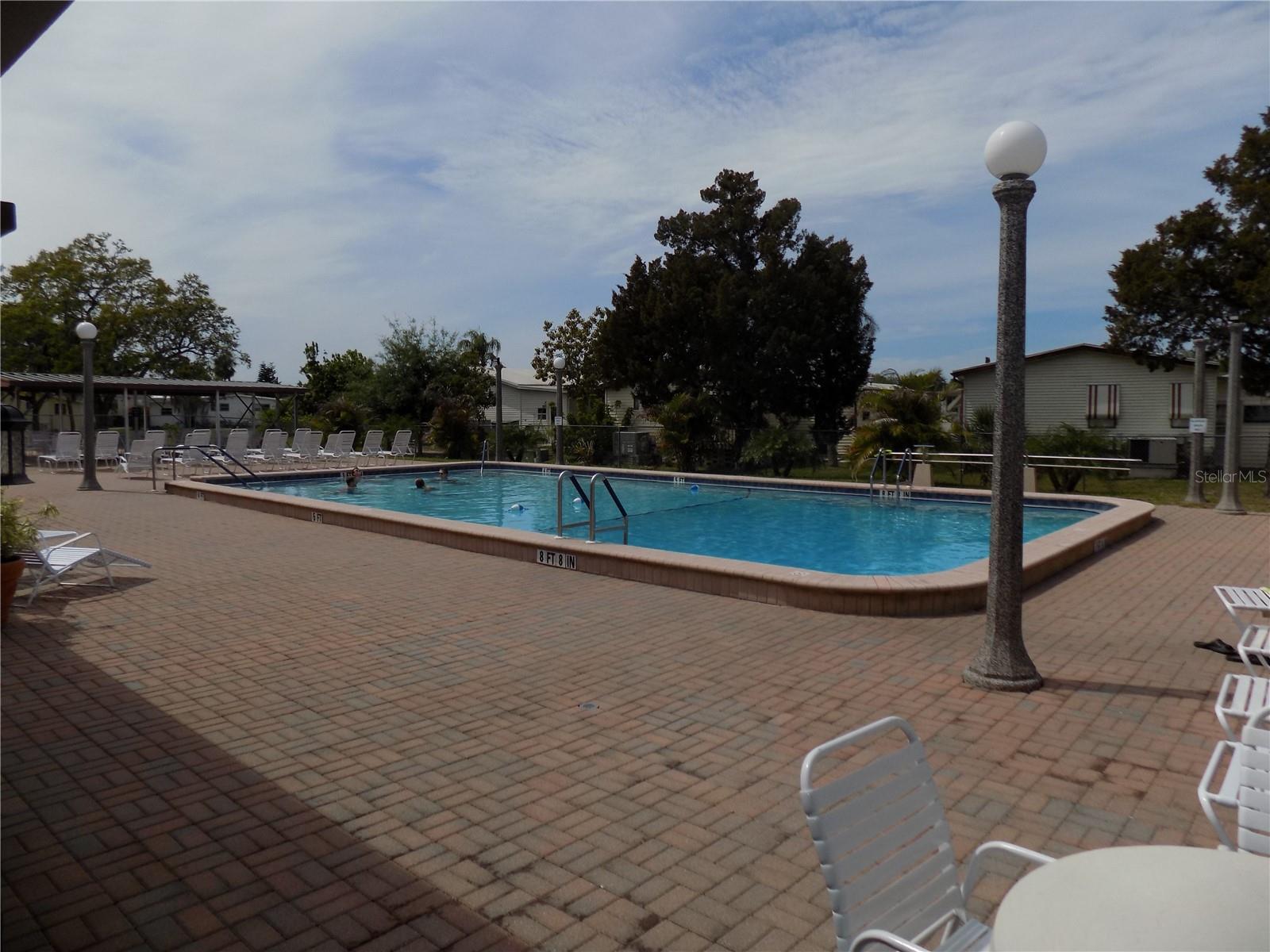 HOLIDAY PARK - Land