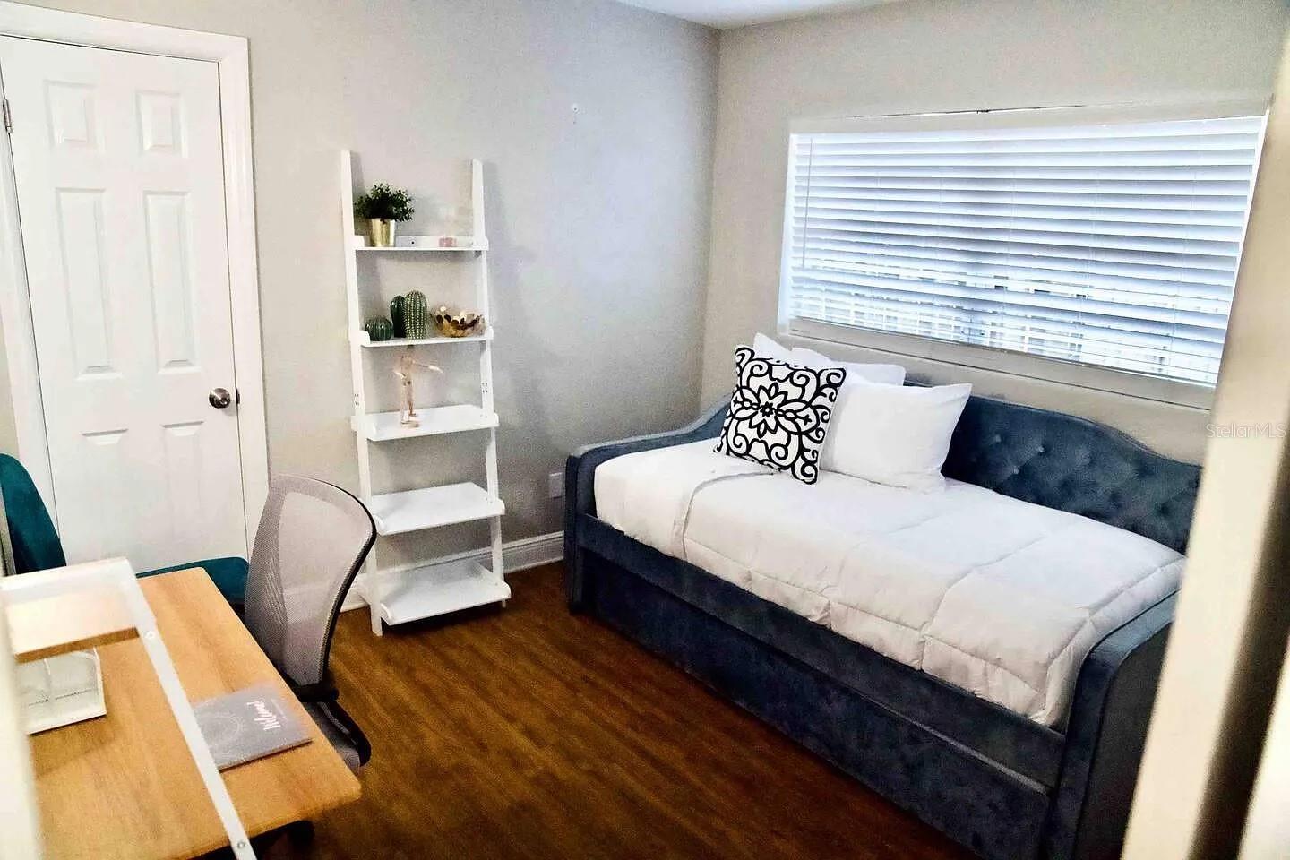 LAWSONA PARK - Residential Income