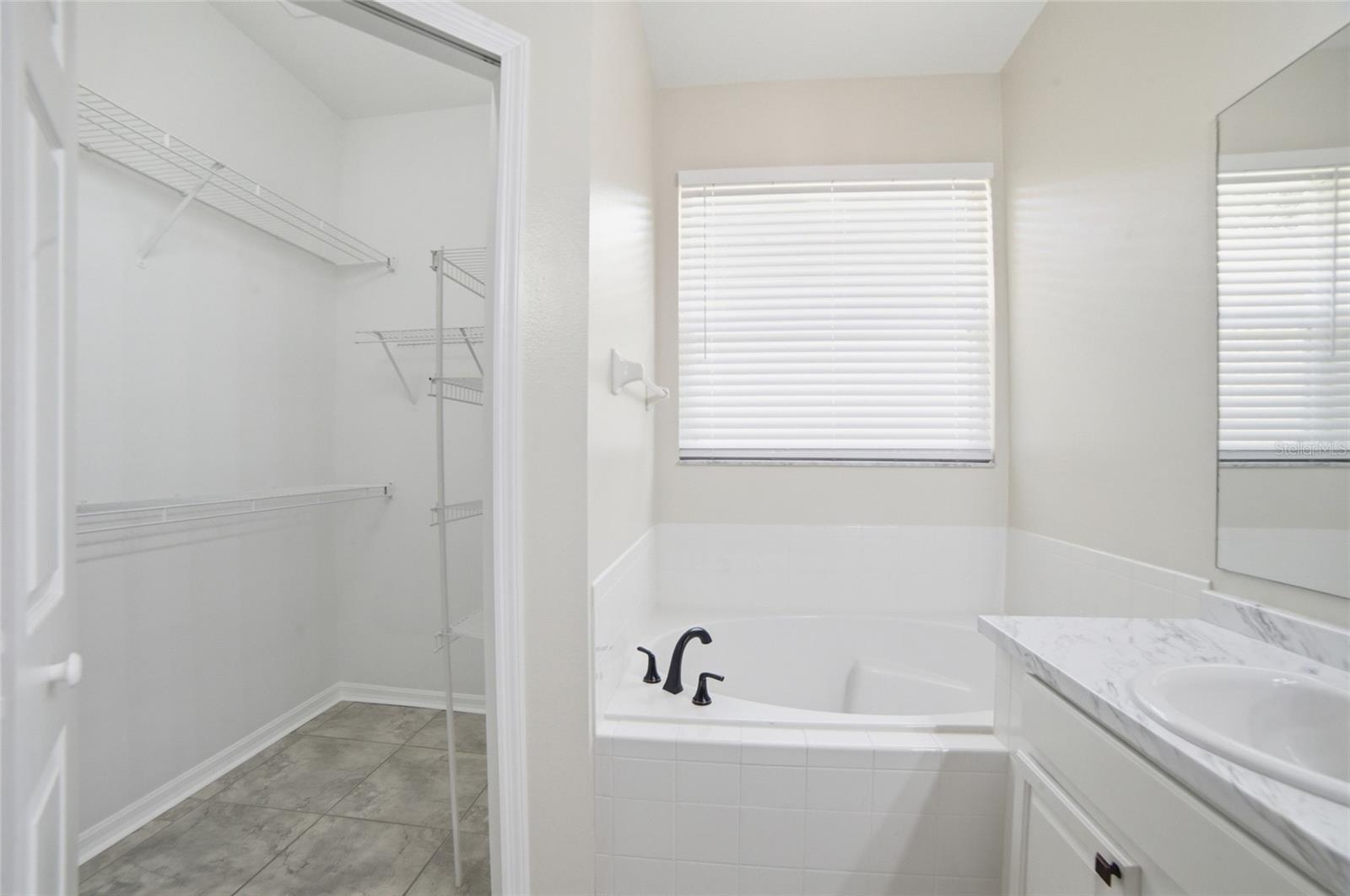 HUNTERS CREEK TR 527 45/73 - Residential