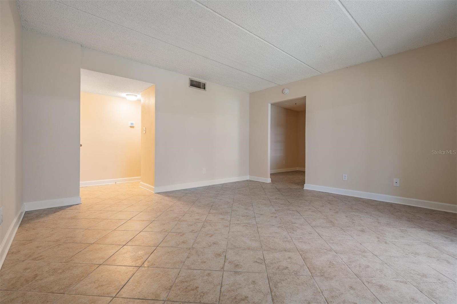 JAMESTOWN CONDO - Residential