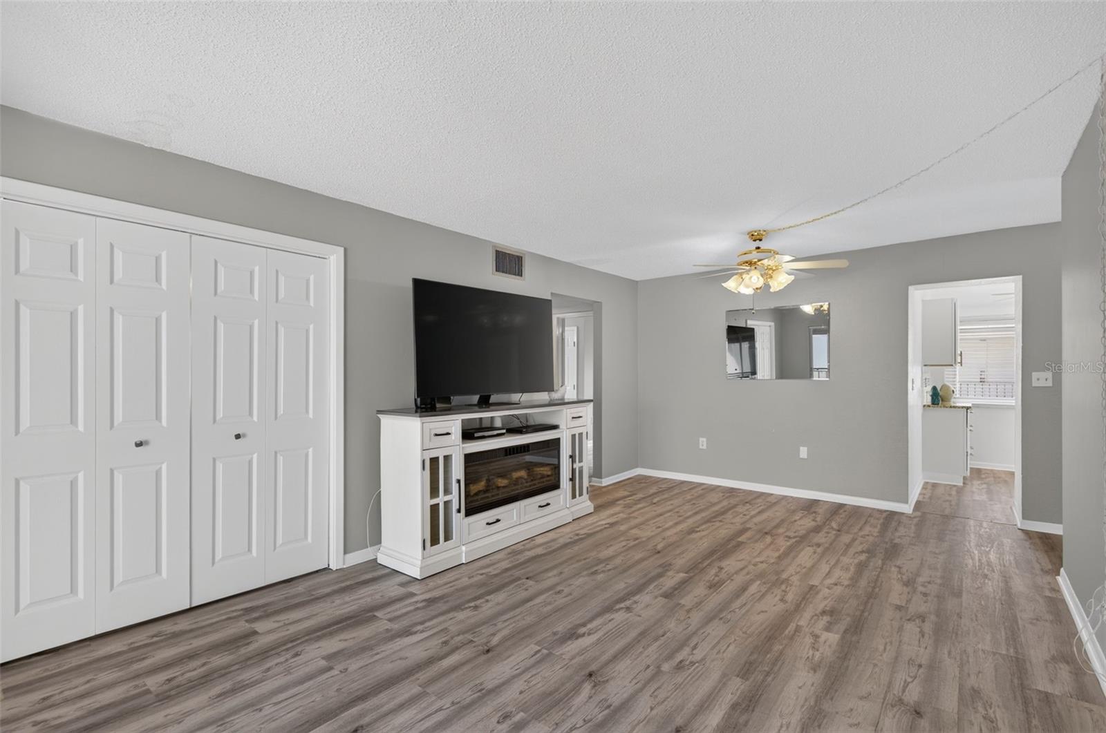 CHATEAU BELLEAIR CONDO - Residential