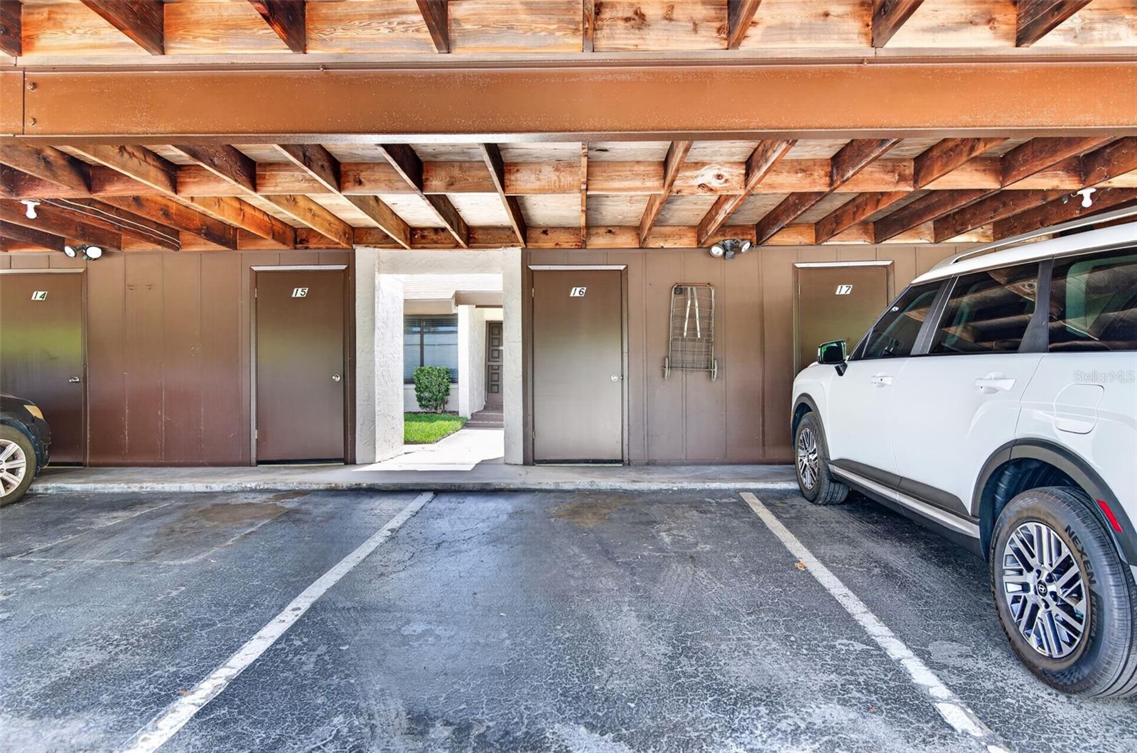 CHATEAU BELLEAIR CONDO - Residential