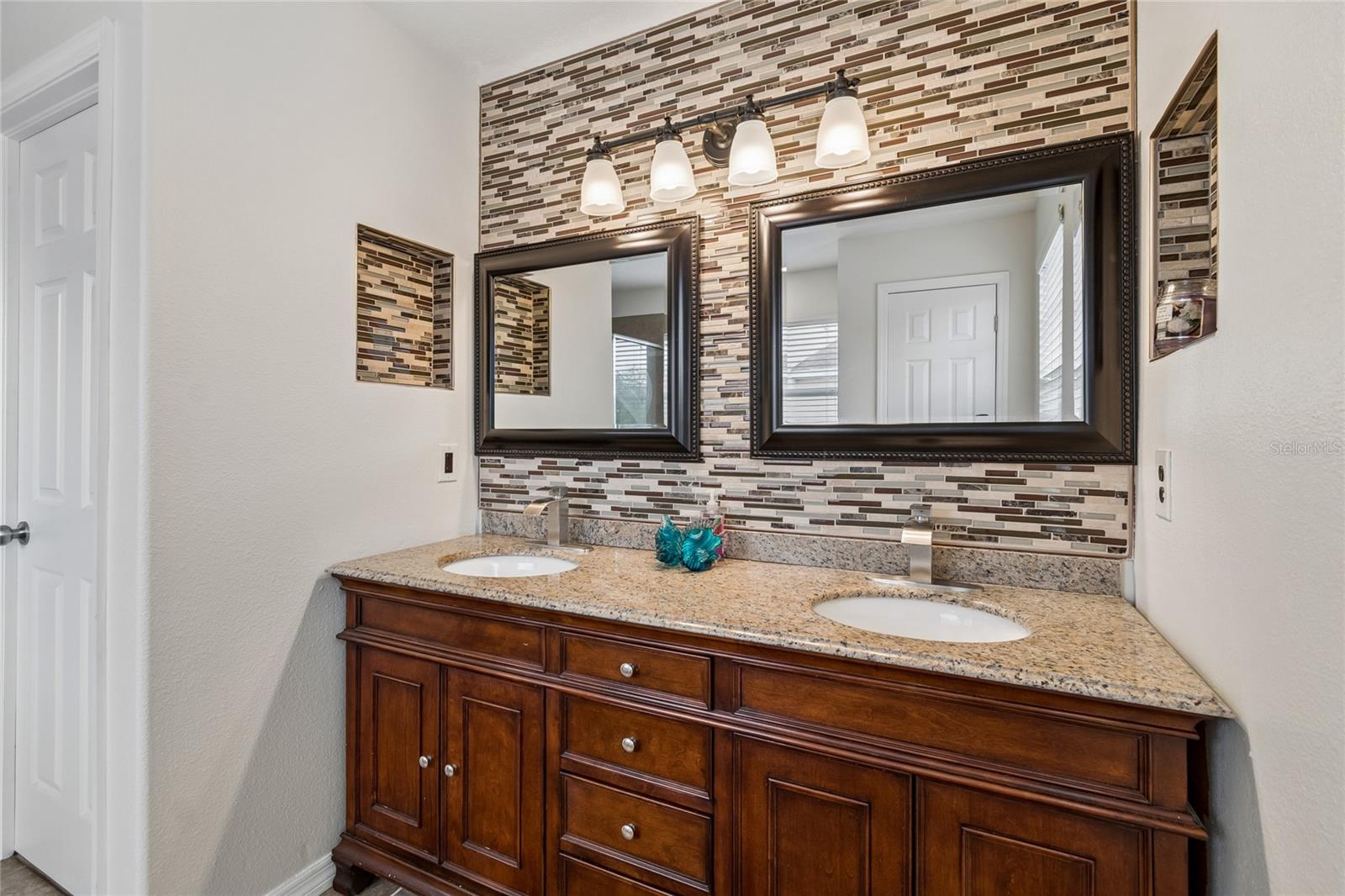 CREEK VIEW - Residential