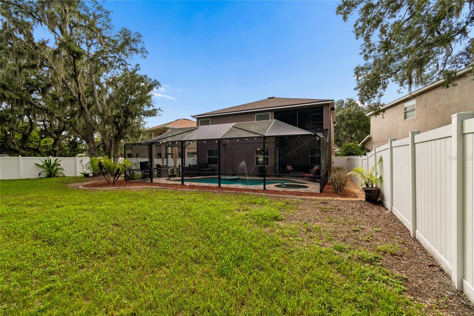 CREEK VIEW - Residential