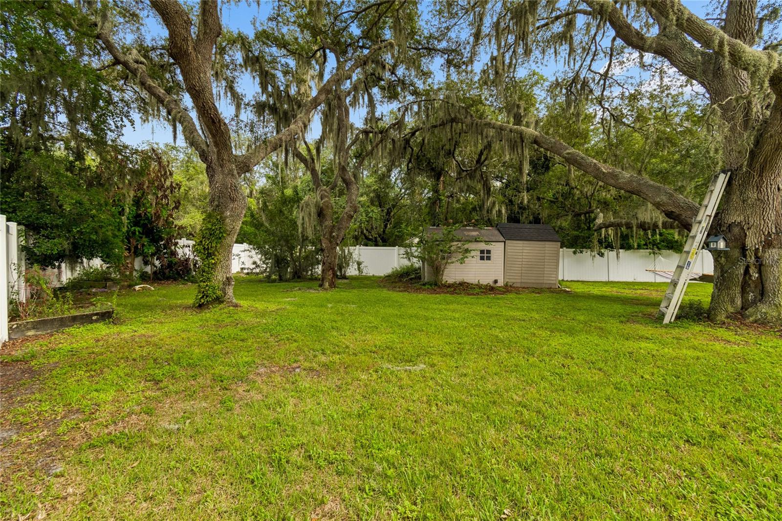 CREEK VIEW - Residential