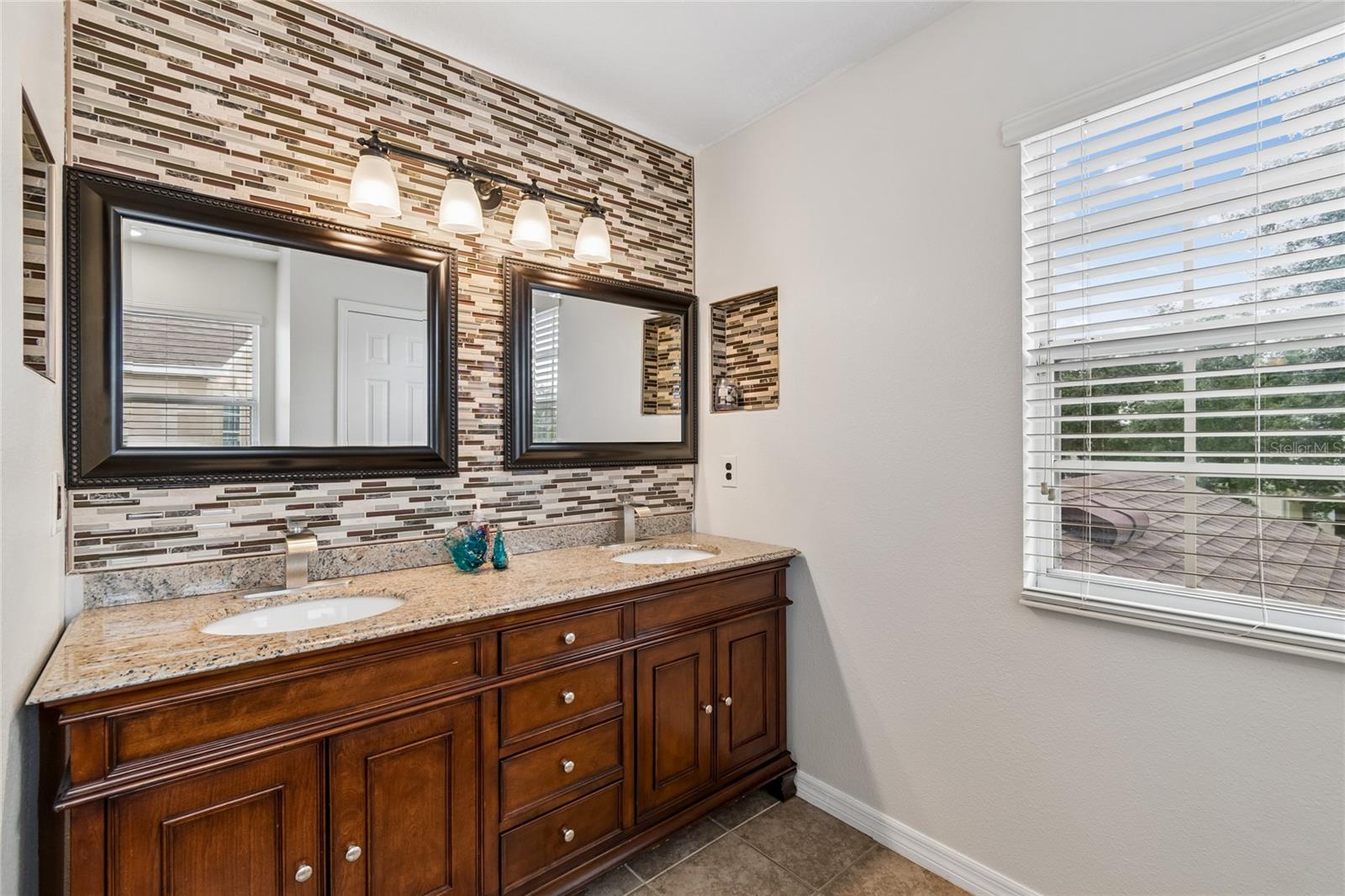 CREEK VIEW - Residential