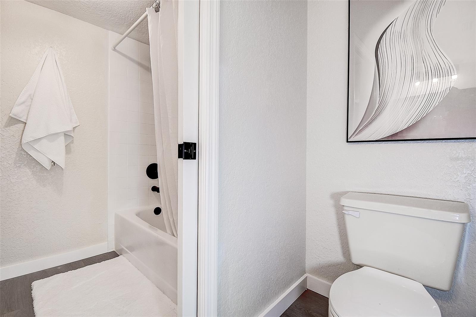 LAKE FOREST CONDO - Residential