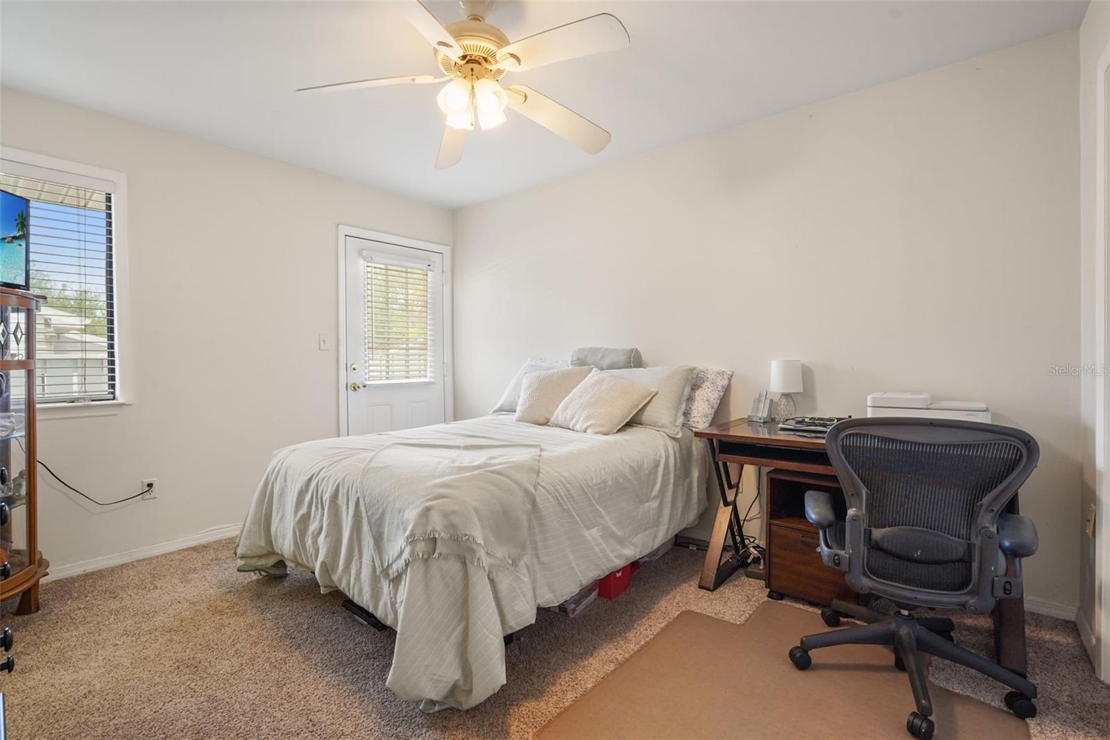 ERROL OAKS CONDO 01 - Residential