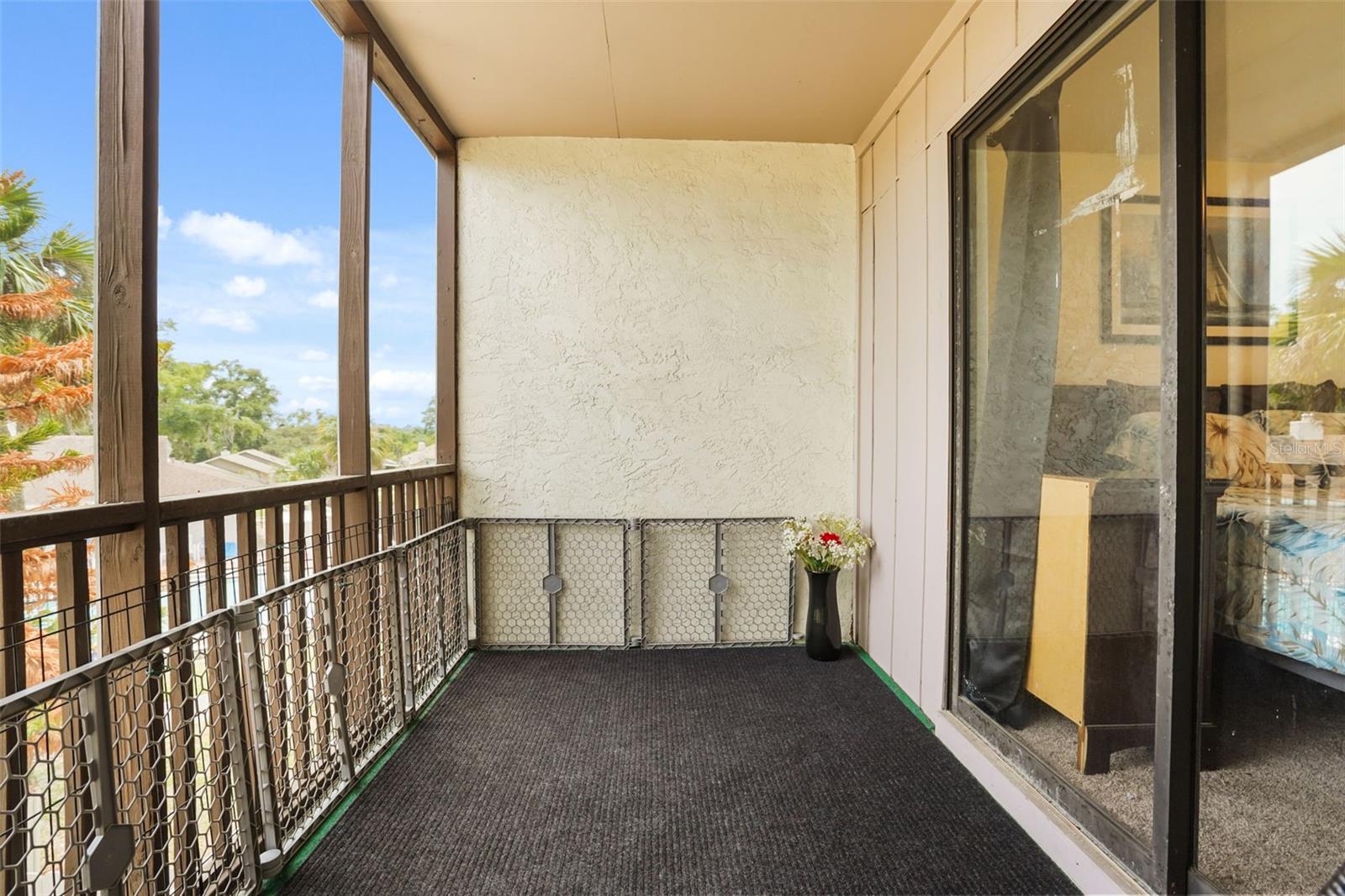 ERROL OAKS CONDO 01 - Residential