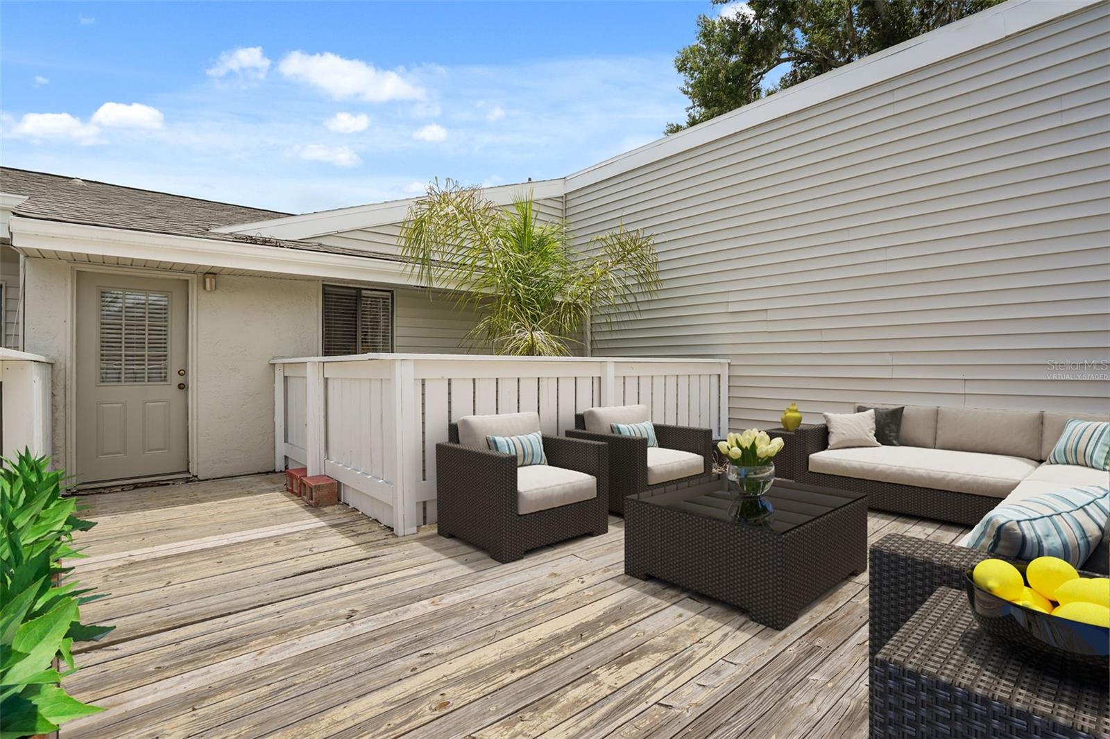 ERROL OAKS CONDO 01 - Residential