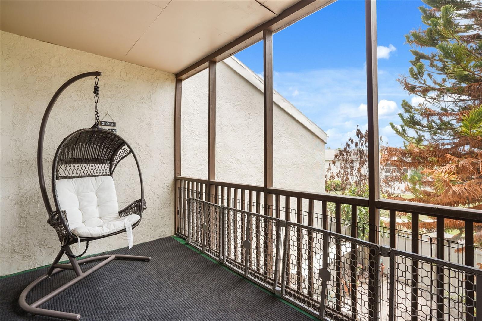 ERROL OAKS CONDO 01 - Residential