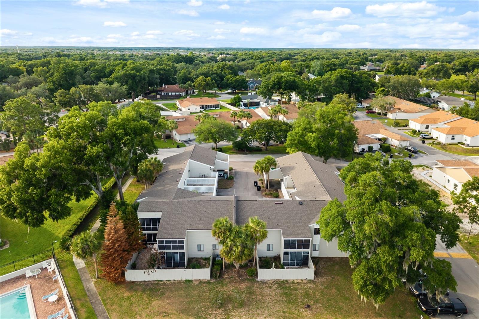 ERROL OAKS CONDO 01 - Residential