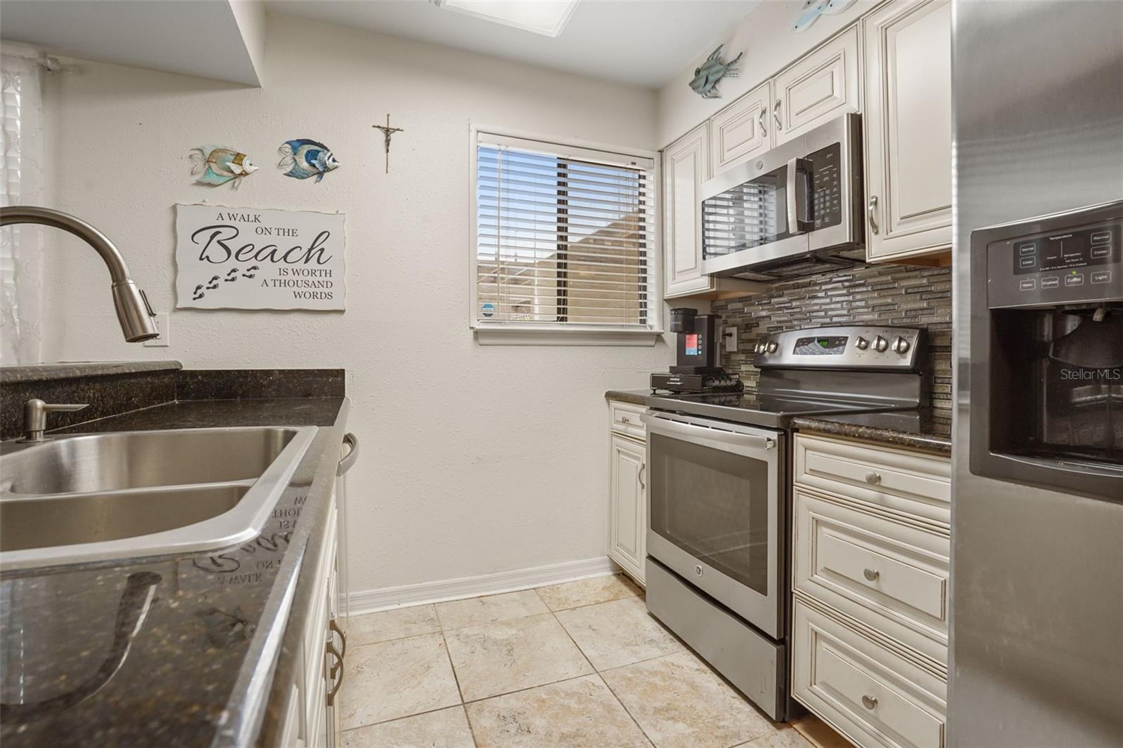 ERROL OAKS CONDO 01 - Residential