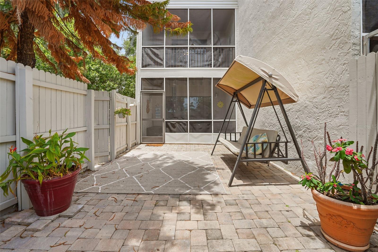 ERROL OAKS CONDO 01 - Residential
