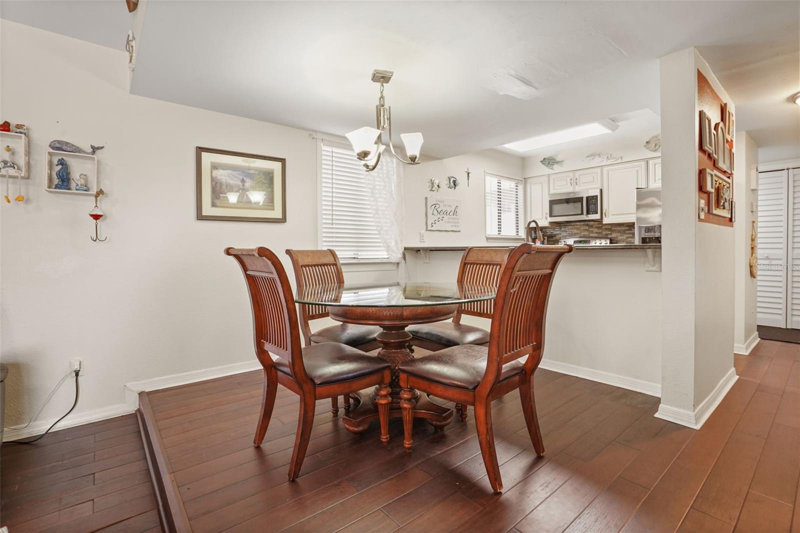 ERROL OAKS CONDO 01 - Residential